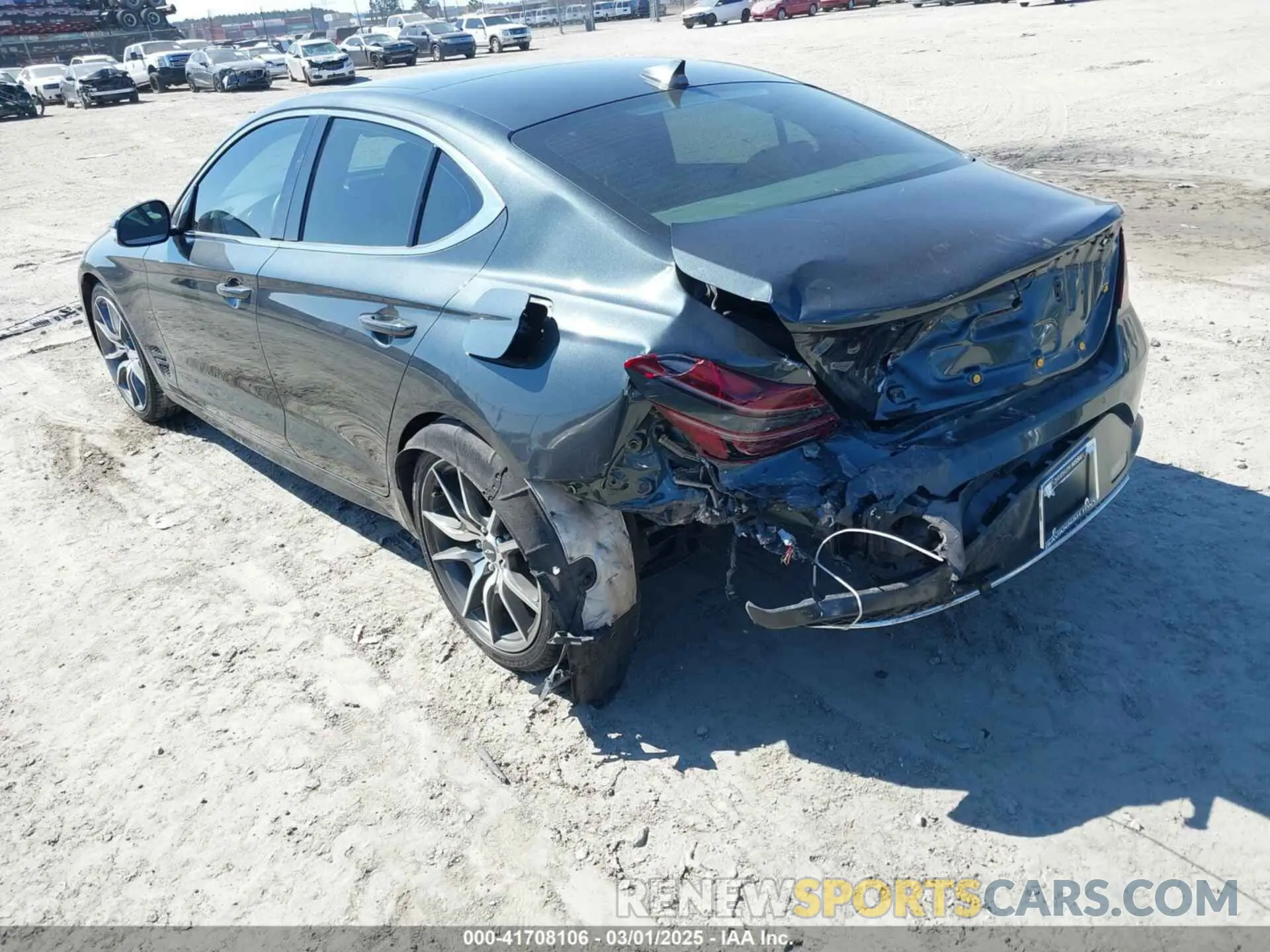 3 Фотография поврежденного автомобиля KMTG34TA0NU089099 GENESIS G70 2022