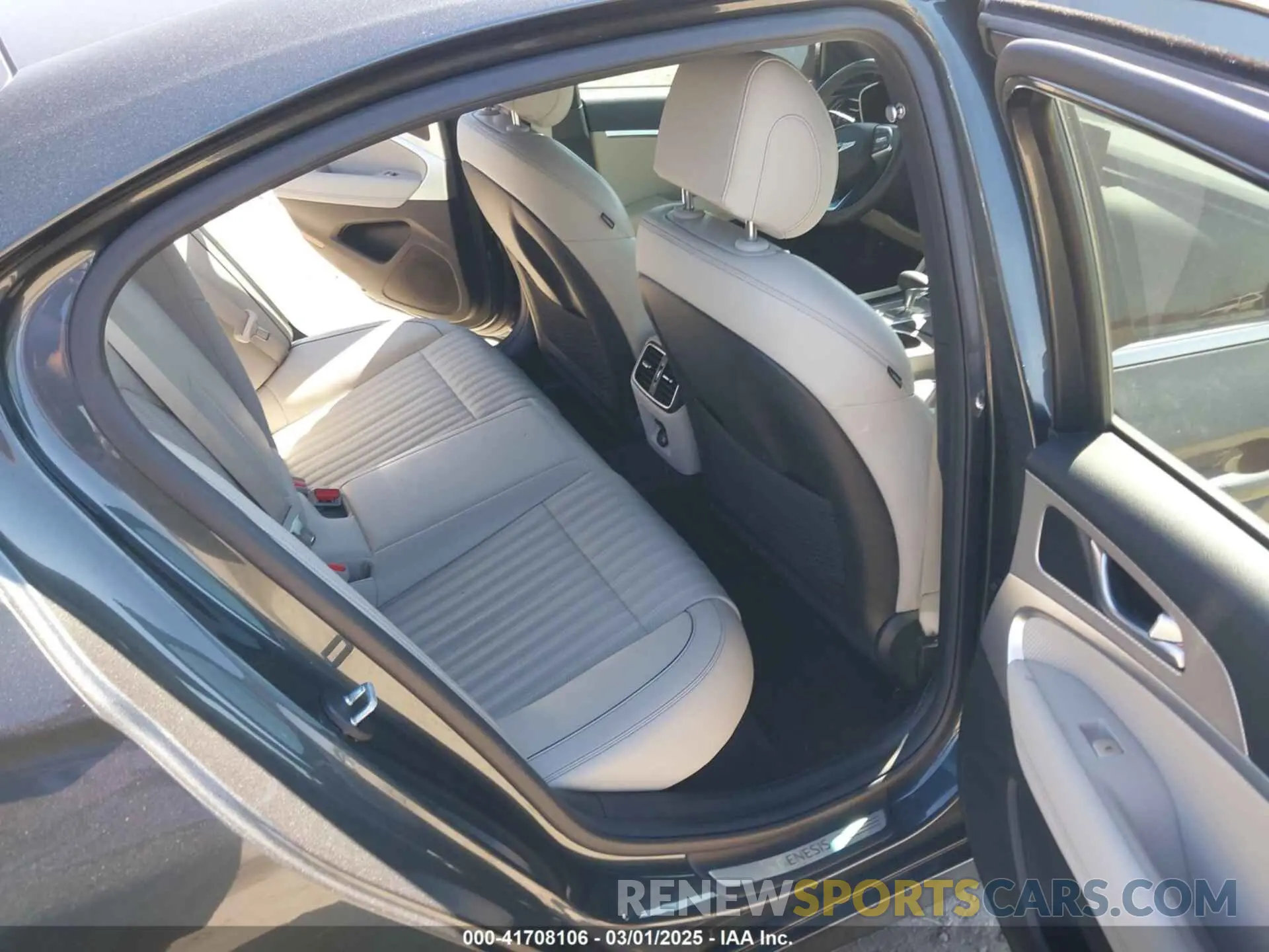 8 Фотография поврежденного автомобиля KMTG34TA0NU089099 GENESIS G70 2022