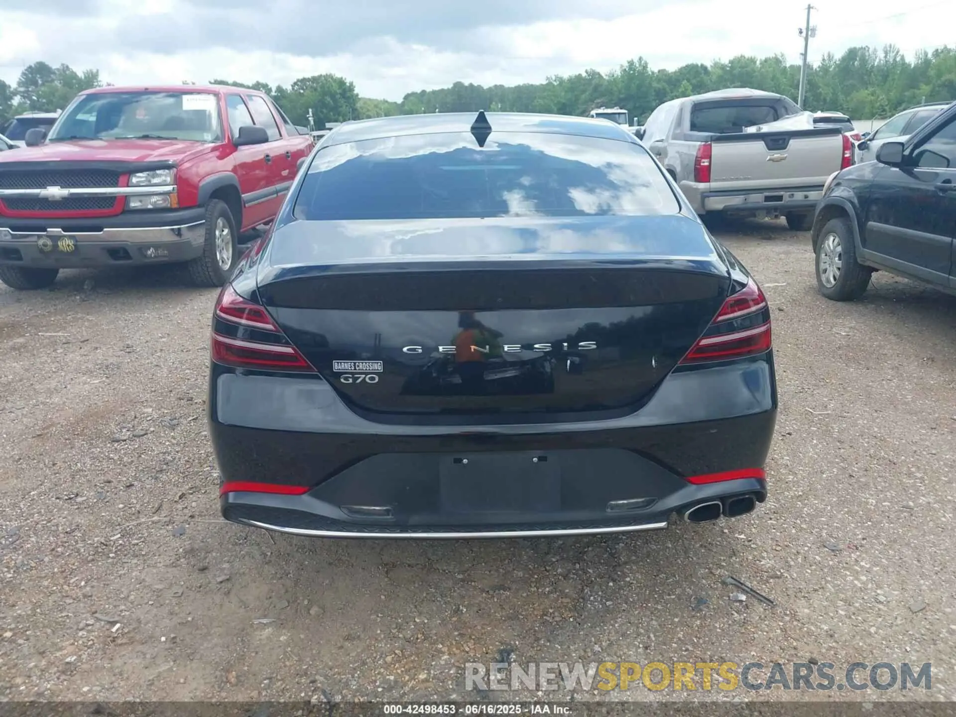 16 Photograph of a damaged car KMTG34TA2NU092862 GENESIS G70 2022