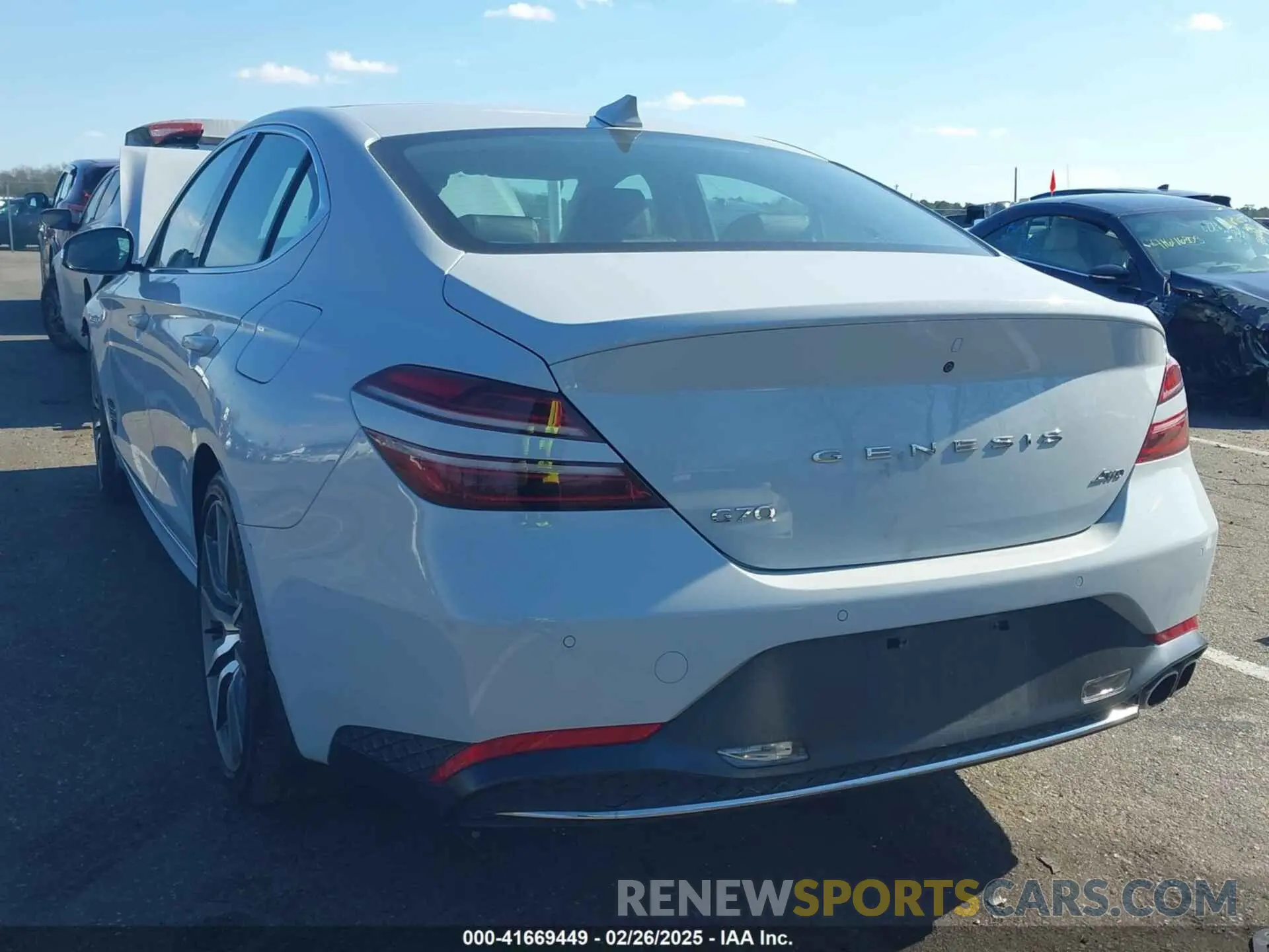 3 Photograph of a damaged car KMTG34TA7NU098169 GENESIS G70 2022