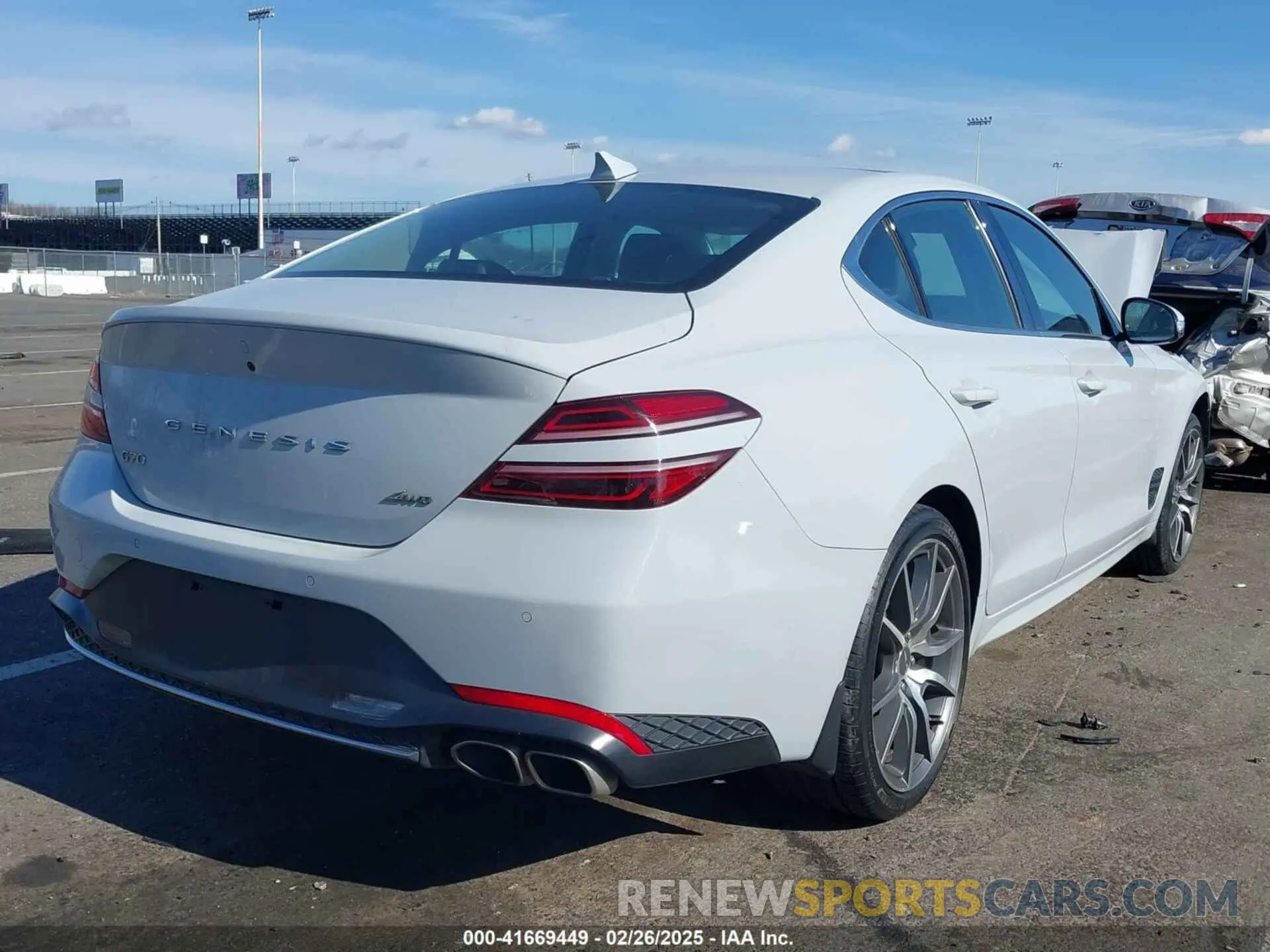 4 Photograph of a damaged car KMTG34TA7NU098169 GENESIS G70 2022