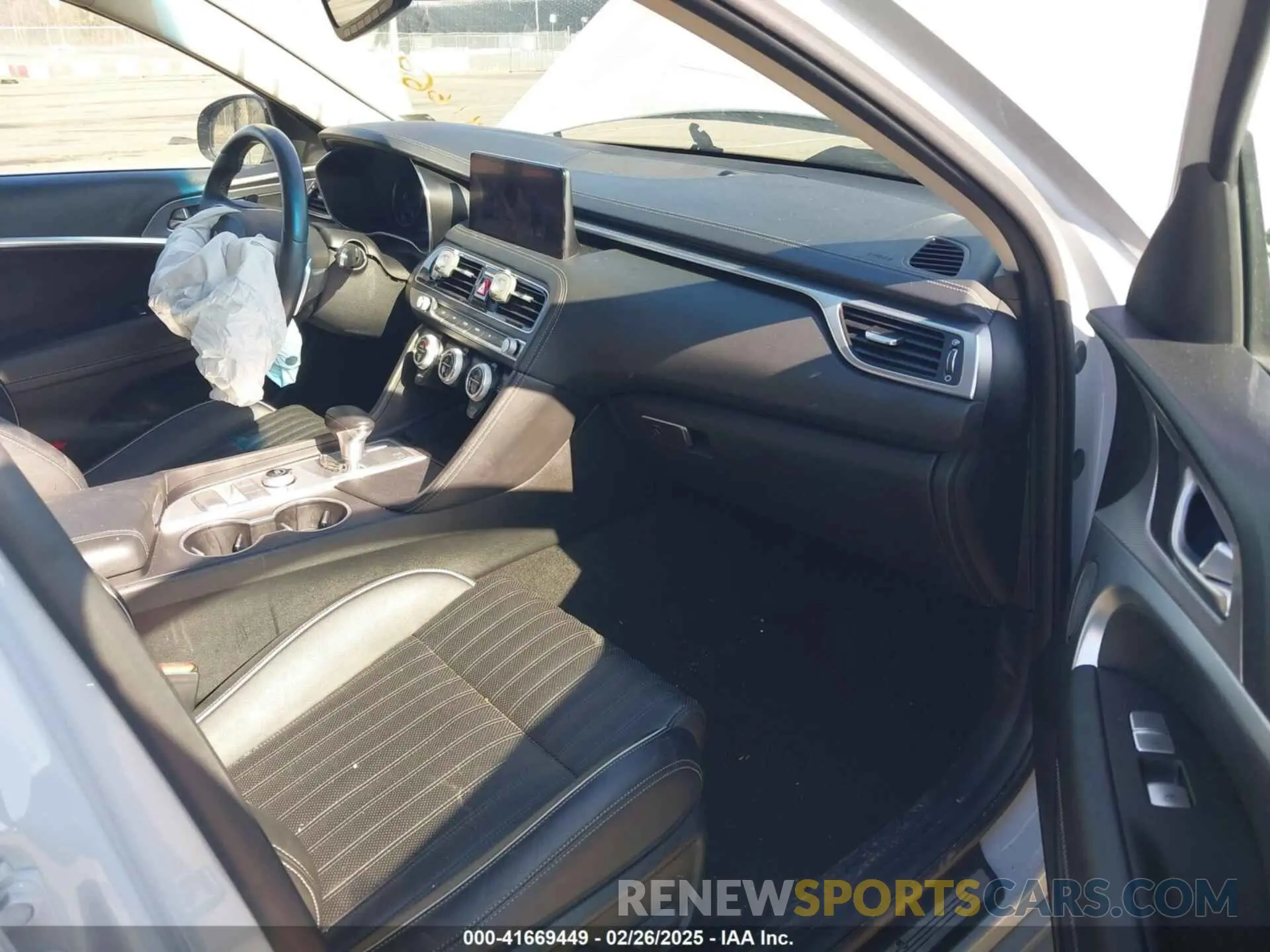 5 Photograph of a damaged car KMTG34TA7NU098169 GENESIS G70 2022