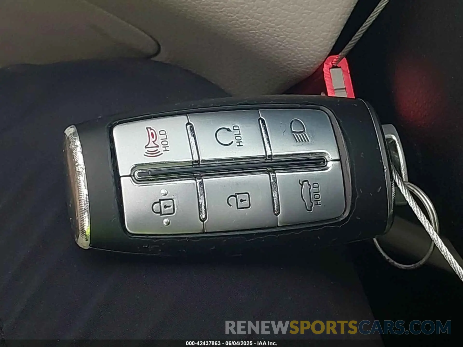 11 Photograph of a damaged car KMTG34TA9NU090218 GENESIS G70 2022