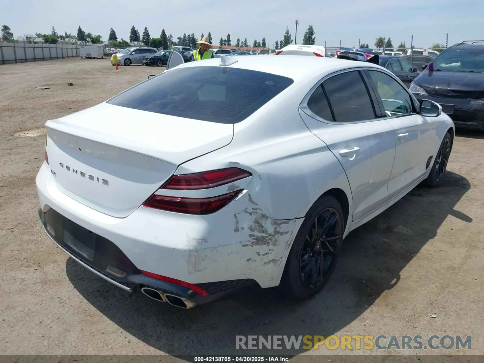 4 Фотография поврежденного автомобиля KMTG34TA9NU095130 GENESIS G70 2022