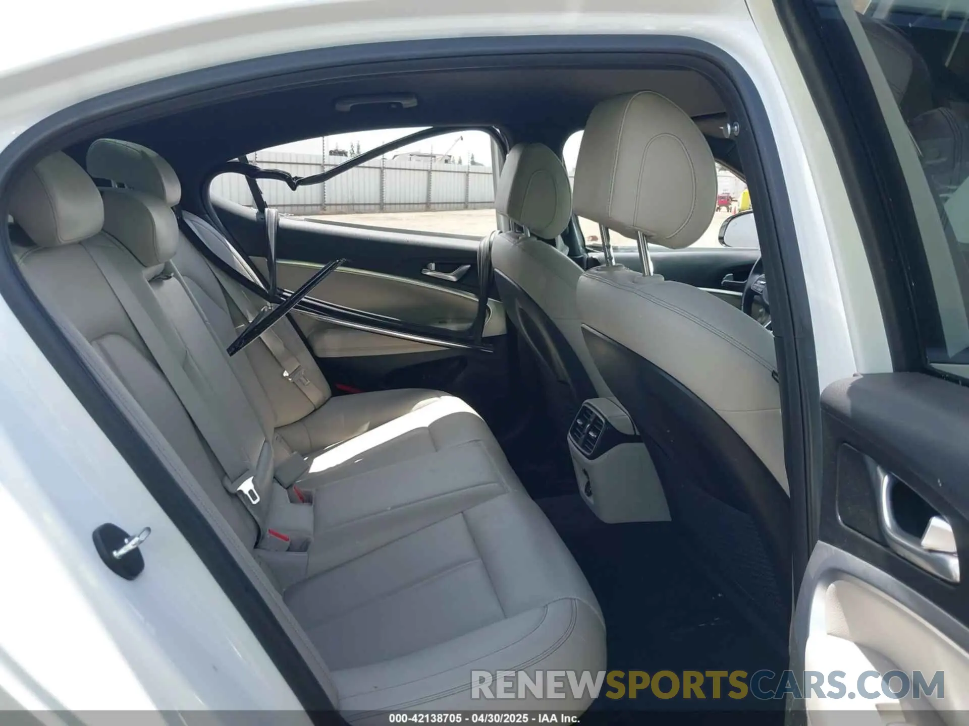 8 Фотография поврежденного автомобиля KMTG34TA9NU095130 GENESIS G70 2022