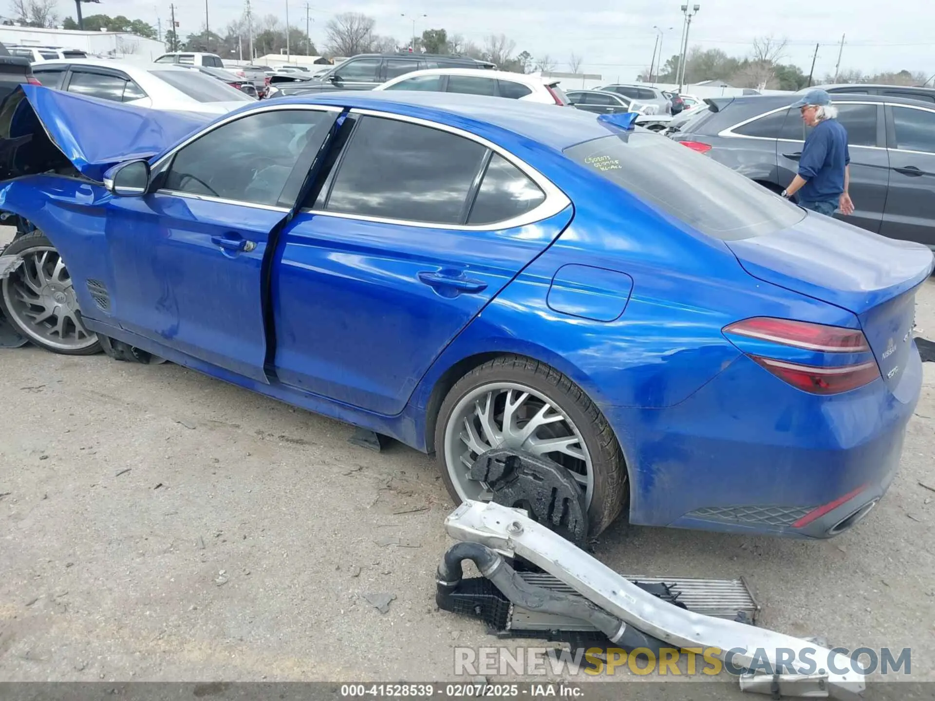 3 Photograph of a damaged car KMTG54TE4NU094769 GENESIS G70 2022