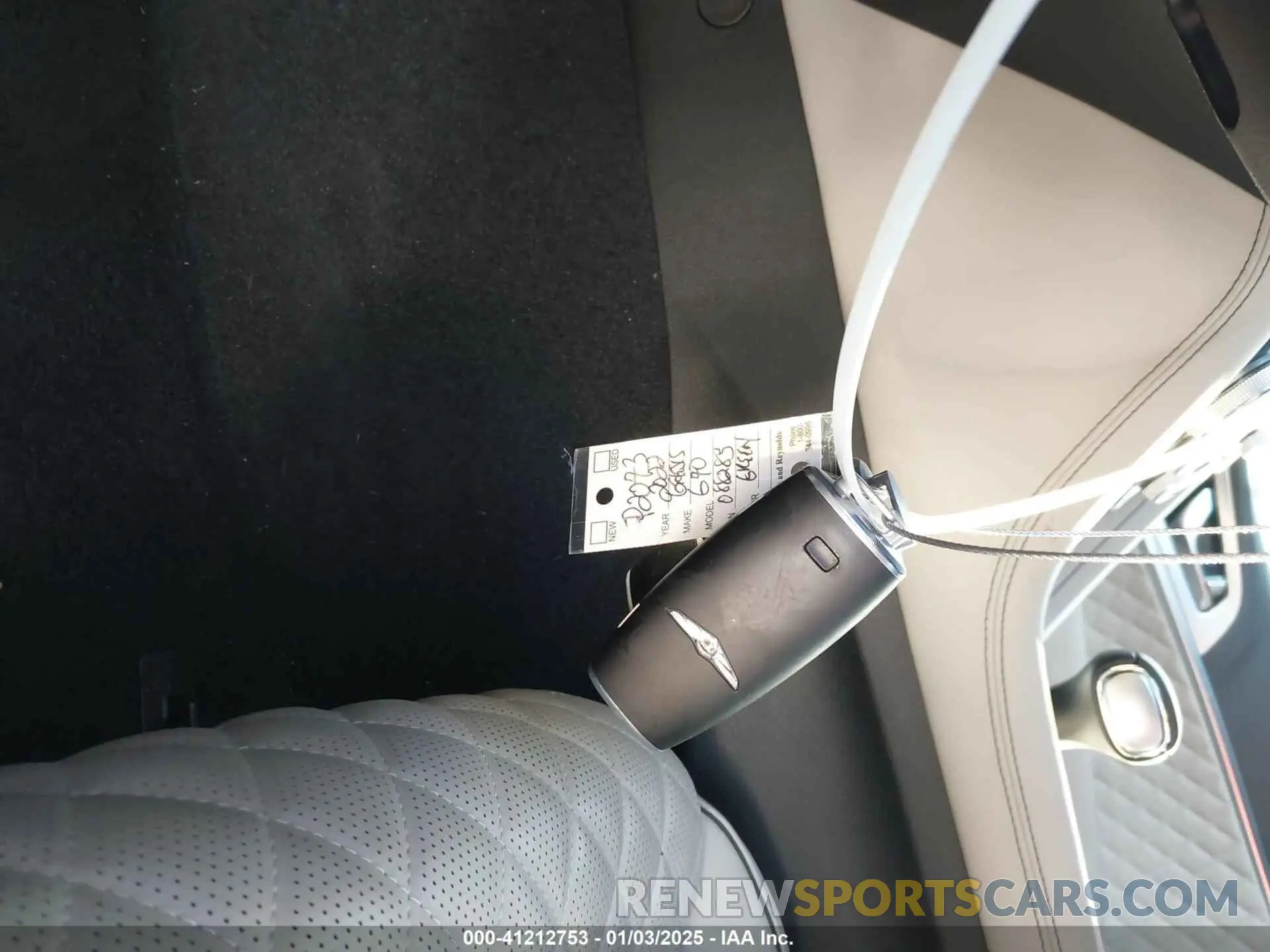 11 Photograph of a damaged car KMTG54TE7NU088285 GENESIS G70 2022