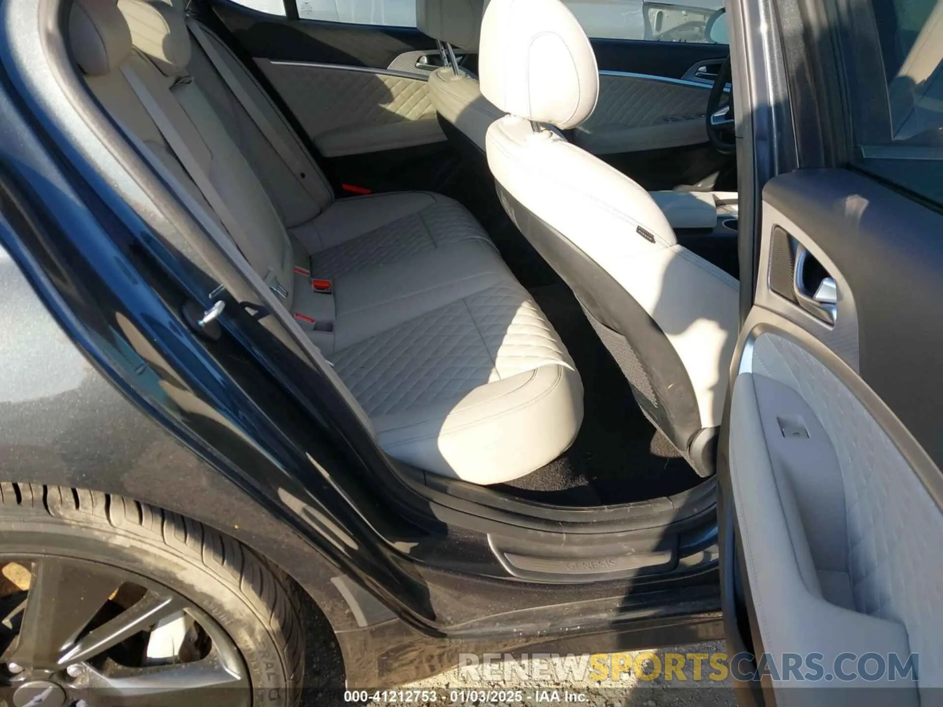 8 Photograph of a damaged car KMTG54TE7NU088285 GENESIS G70 2022