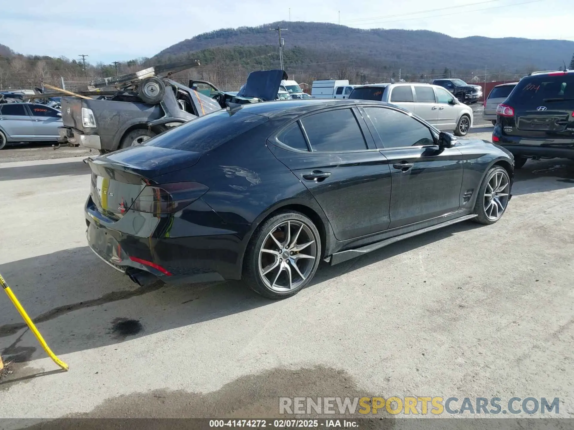 4 Photograph of a damaged car KMTG34TA1PU122551 GENESIS G70 2023