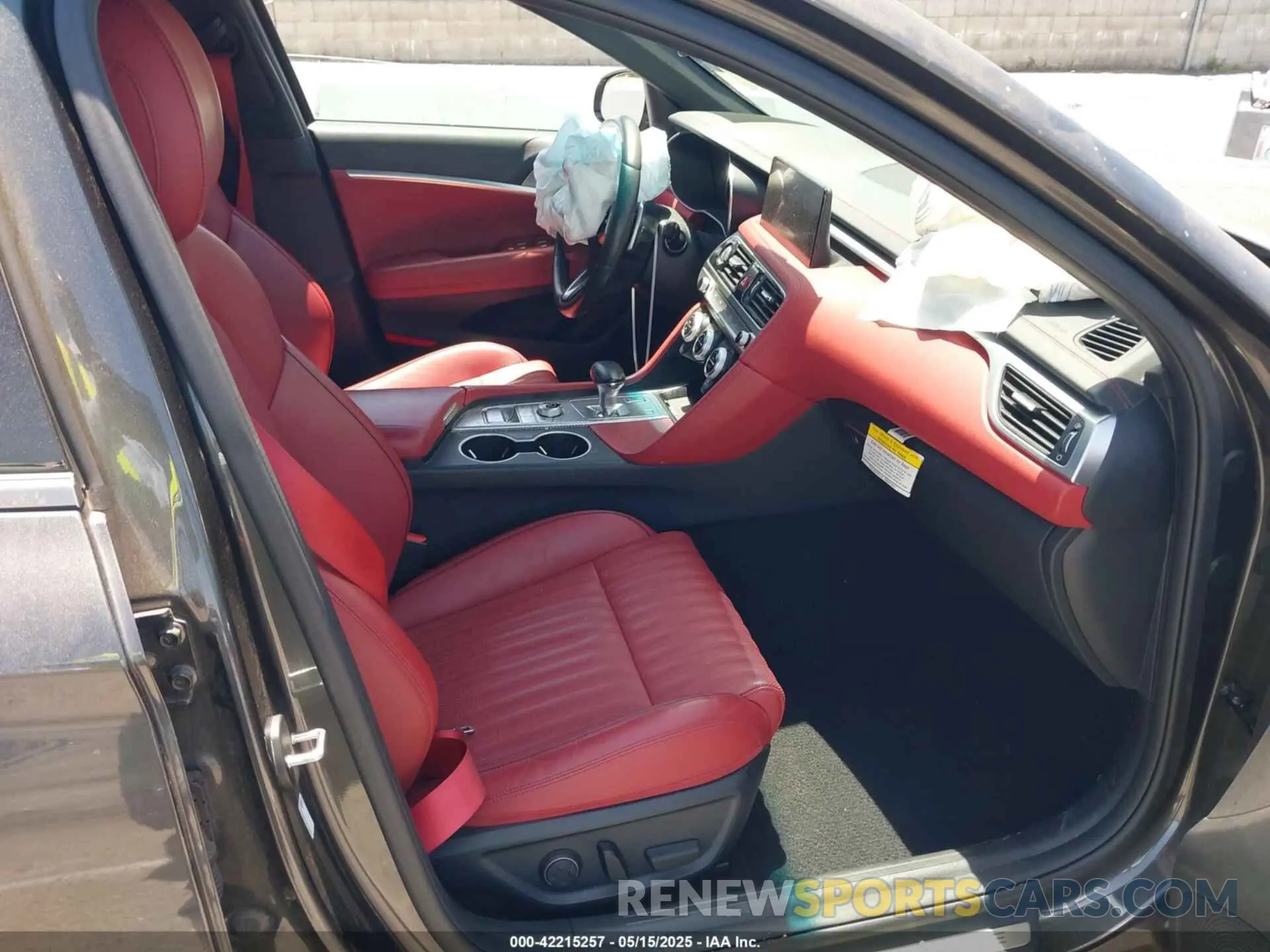5 Photograph of a damaged car KMTG34TA3PU105279 GENESIS G70 2023