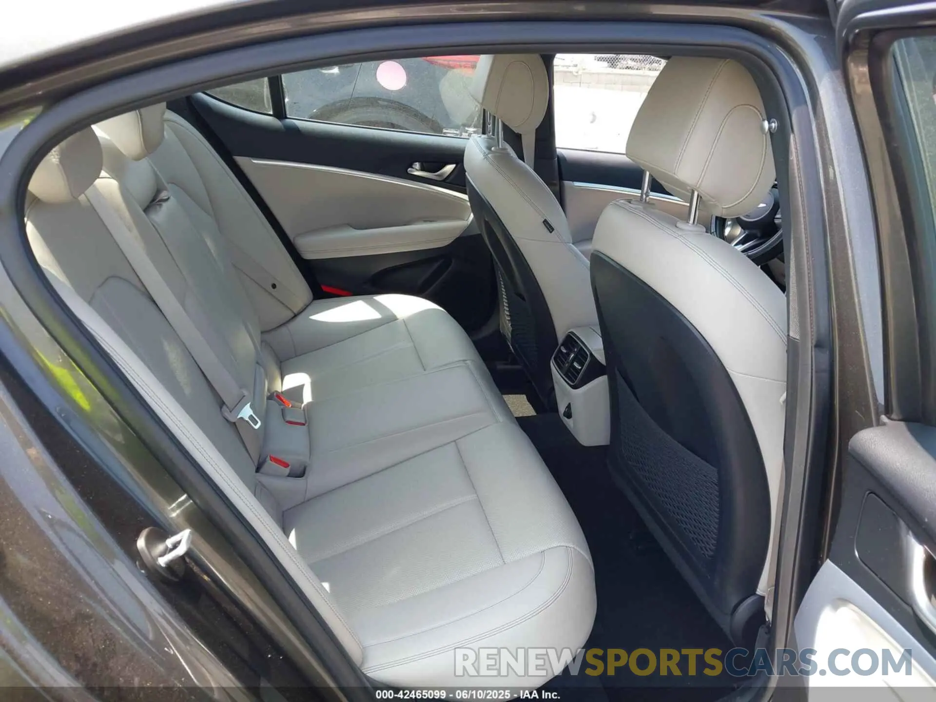 8 Photograph of a damaged car KMTG34TA3PU120669 GENESIS G70 2023