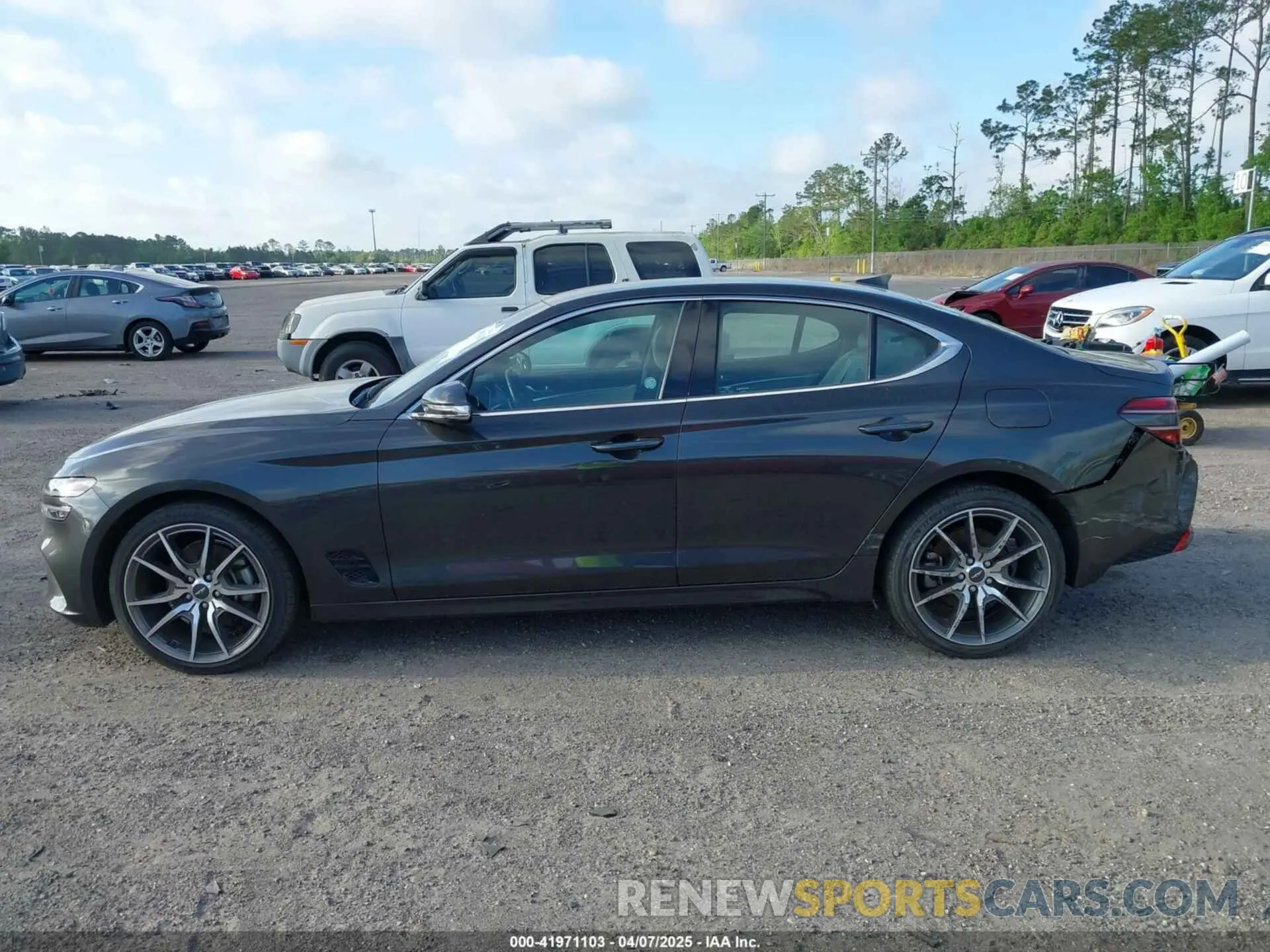 14 Photograph of a damaged car KMTG34TA4PU126965 GENESIS G70 2023