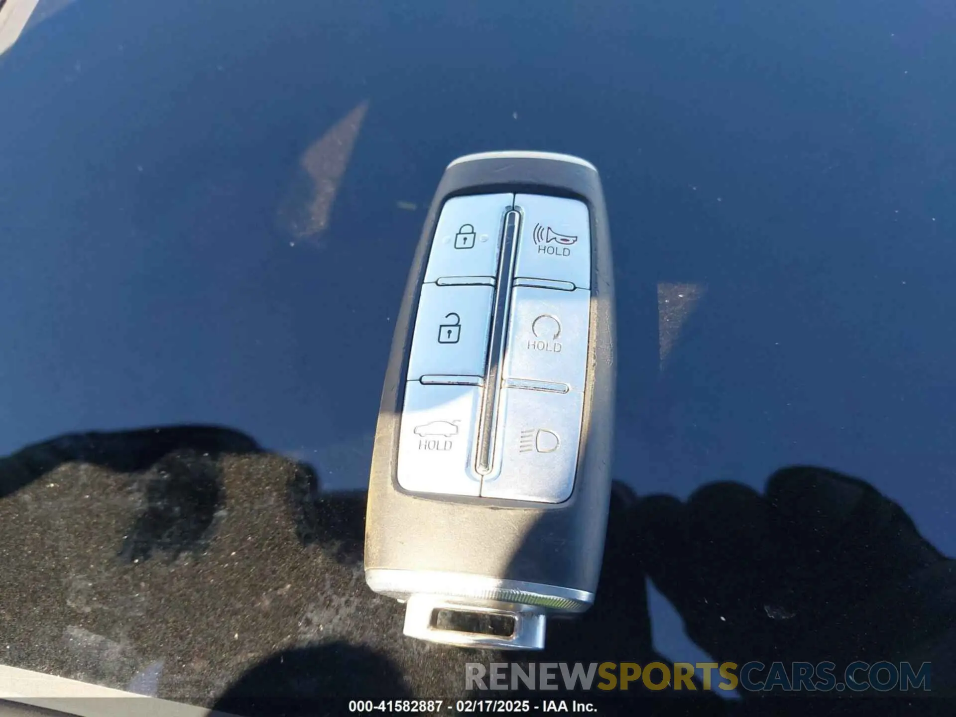 11 Фотография поврежденного автомобиля KMTG34TA9PU109174 GENESIS G70 2023
