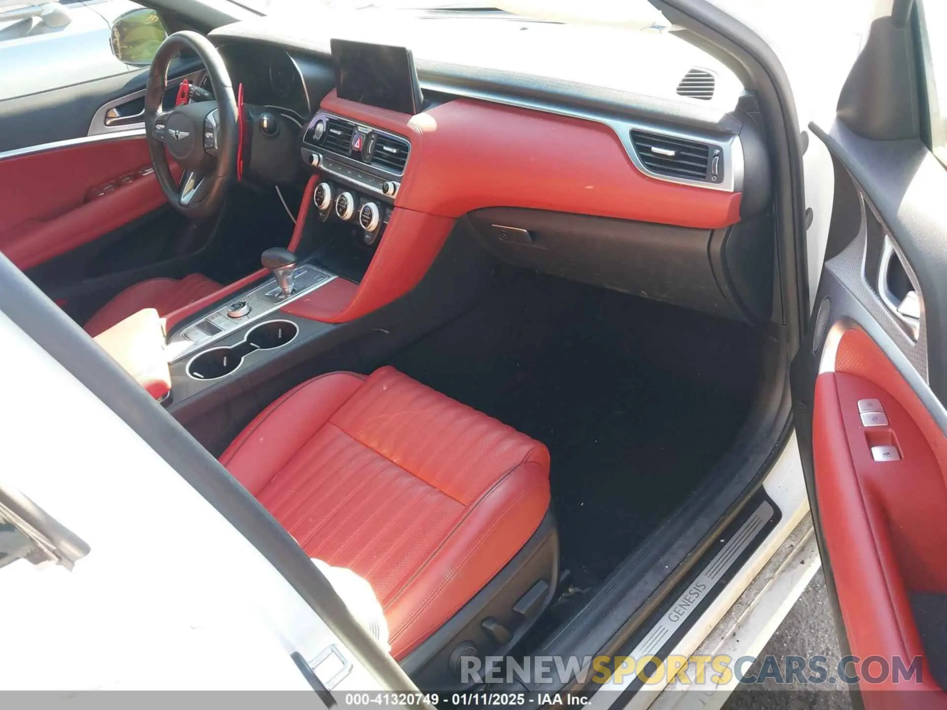 5 Photograph of a damaged car KMTG34TAXPU112861 GENESIS G70 2023