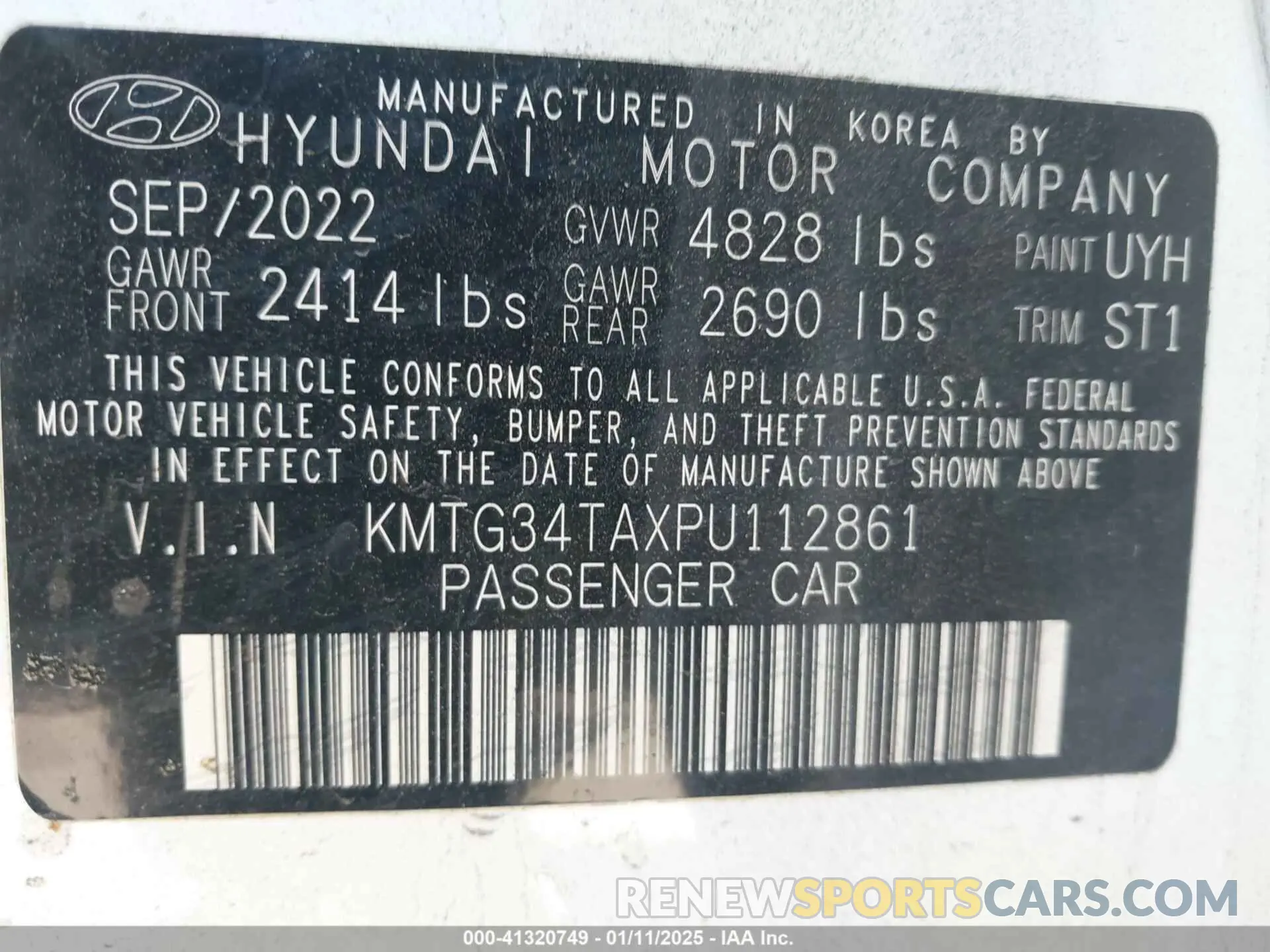 9 Photograph of a damaged car KMTG34TAXPU112861 GENESIS G70 2023