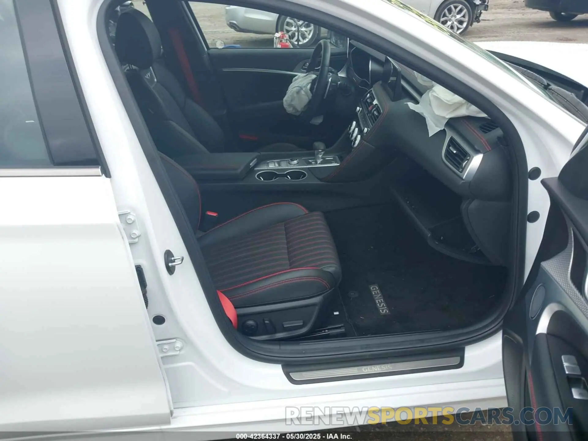 5 Photograph of a damaged car KMTG54TE5PU135106 GENESIS G70 2023