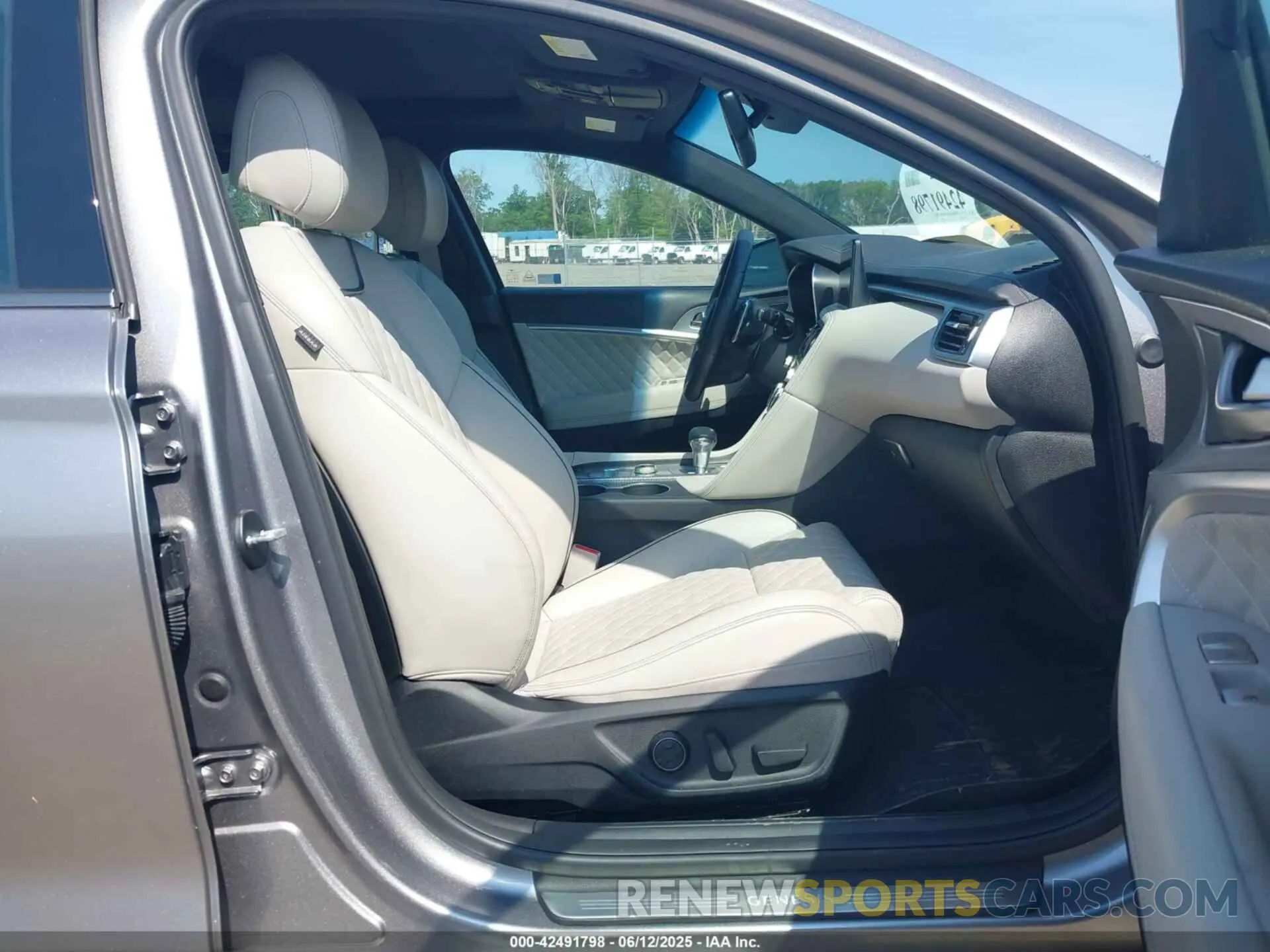 5 Photograph of a damaged car KMTG54TE8PU105680 GENESIS G70 2023