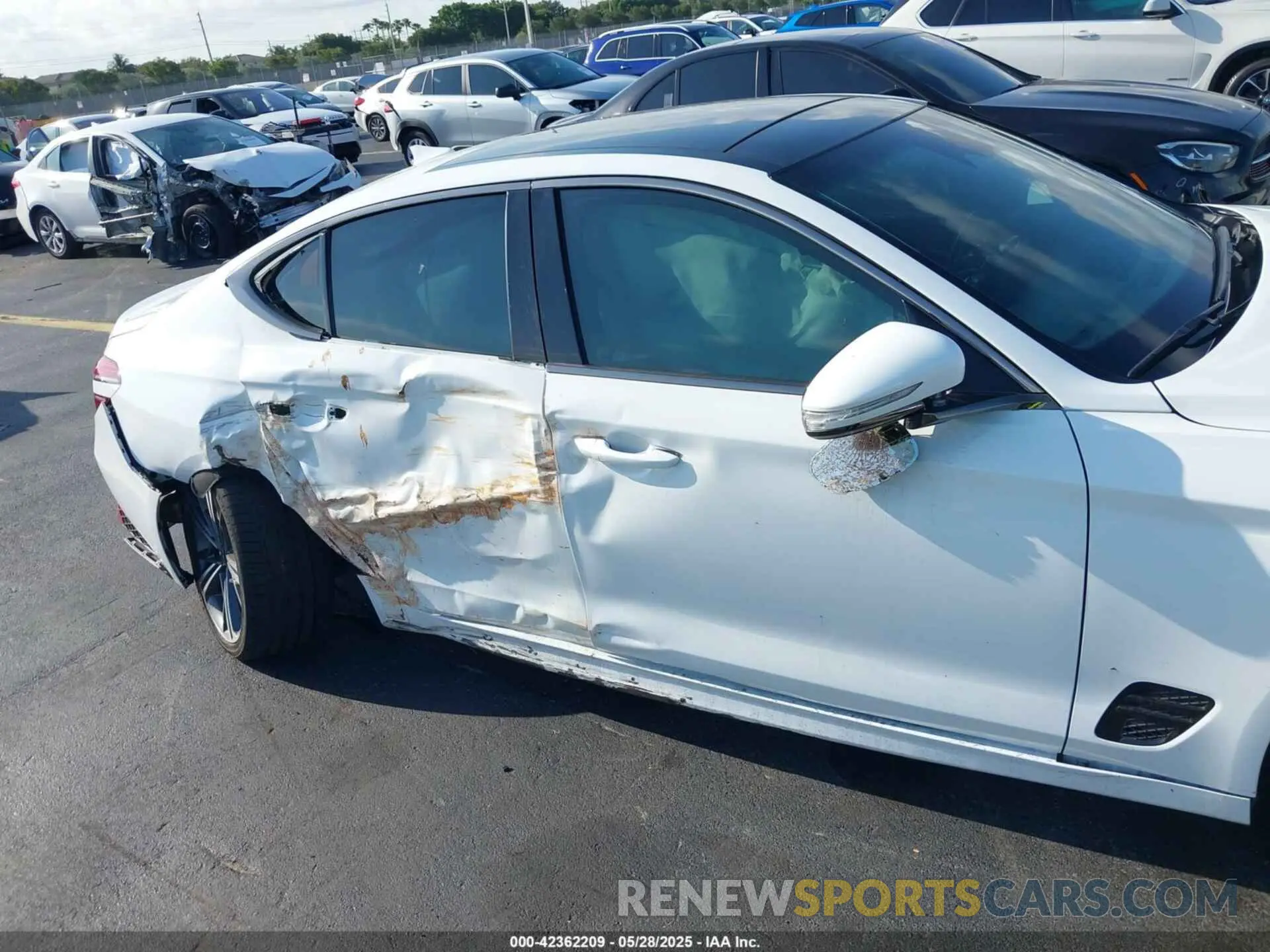 6 Photograph of a damaged car KMTG34SC9RU136400 GENESIS G70 2024