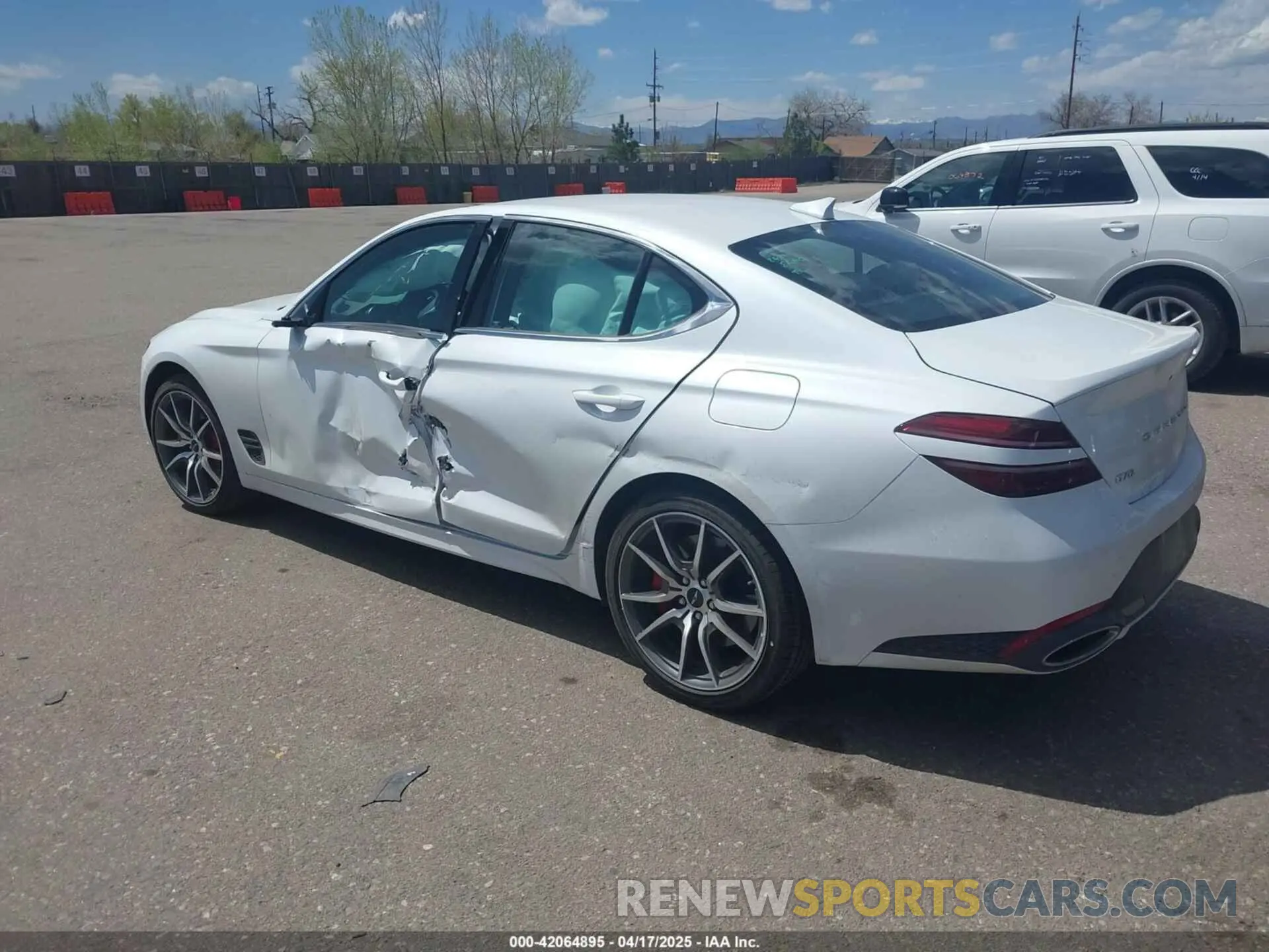 3 Фотография поврежденного автомобиля KMTG34SC6SU155525 GENESIS G70 2025