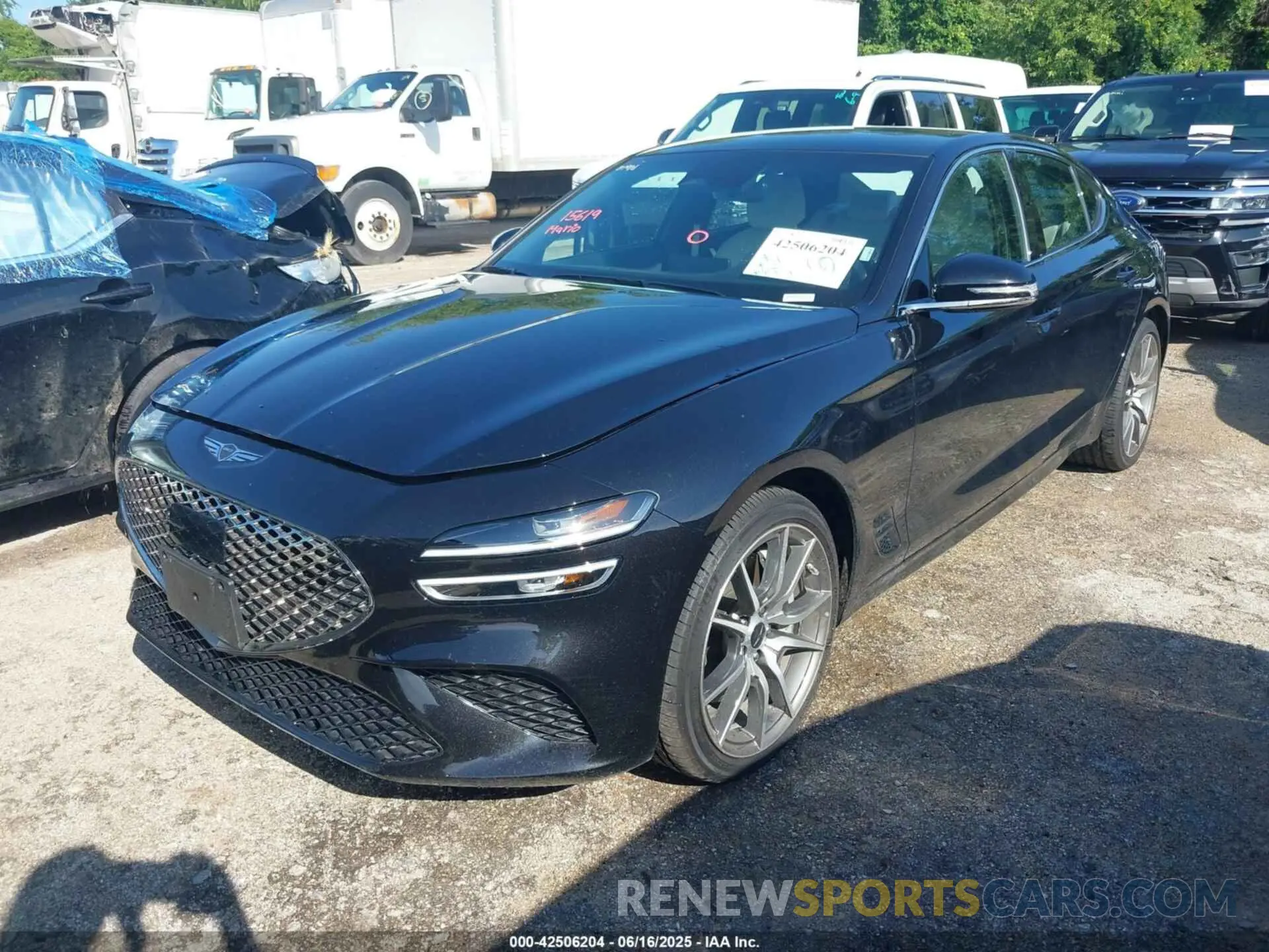 2 Фотография поврежденного автомобиля KMTG34SC9SU153977 GENESIS G70 2025