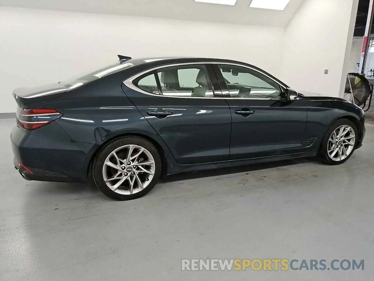 3 Photograph of a damaged car KMTG34TA1NU094229 GENESIS G70 BASE 2022