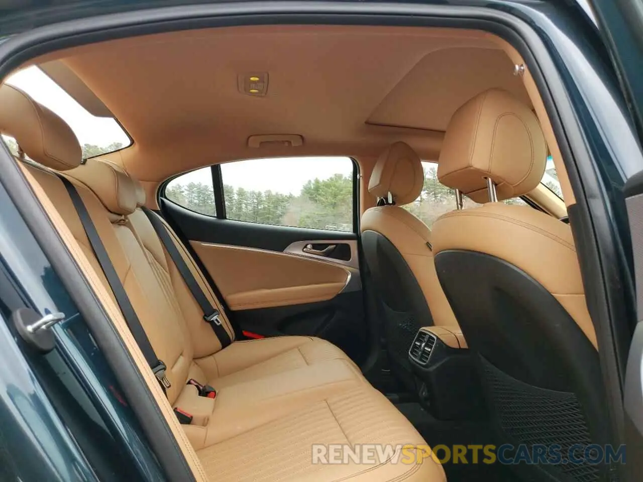 10 Photograph of a damaged car KMTG34TA3NU087864 GENESIS G70 BASE 2022