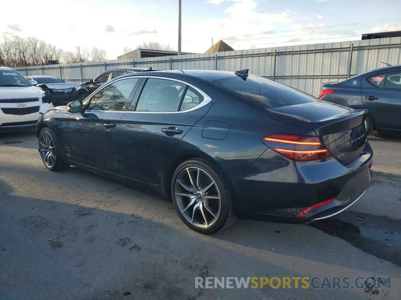 2 Фотография поврежденного автомобиля KMTG34TA7NU089729 GENESIS G70 BASE 2022