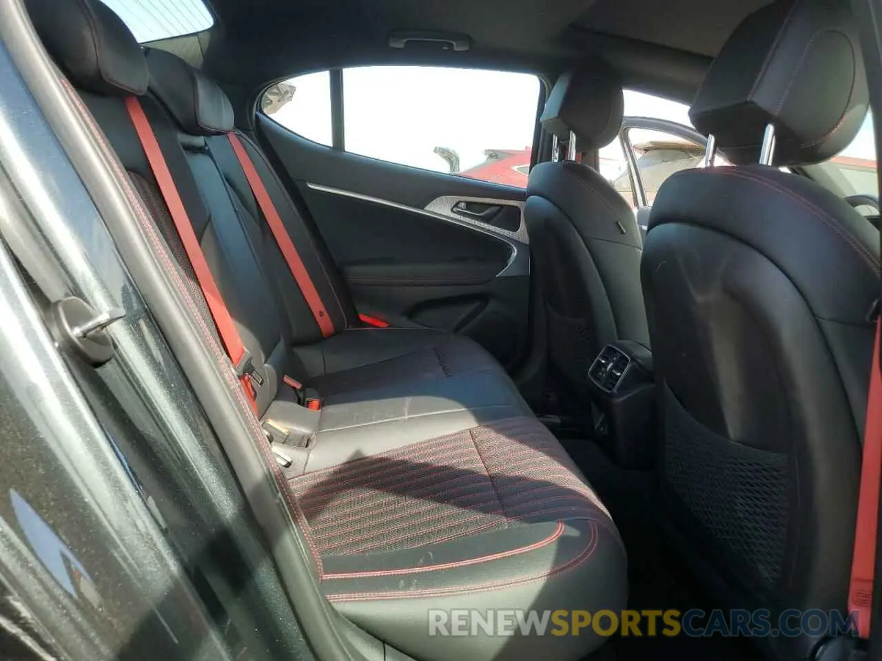 10 Photograph of a damaged car KMTG34TA7PU105270 GENESIS G70 BASE 2023