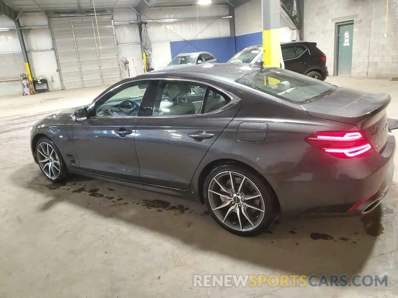 2 Фотография поврежденного автомобиля KMTG34SC4RU143030 GENESIS G70 BASE 2024