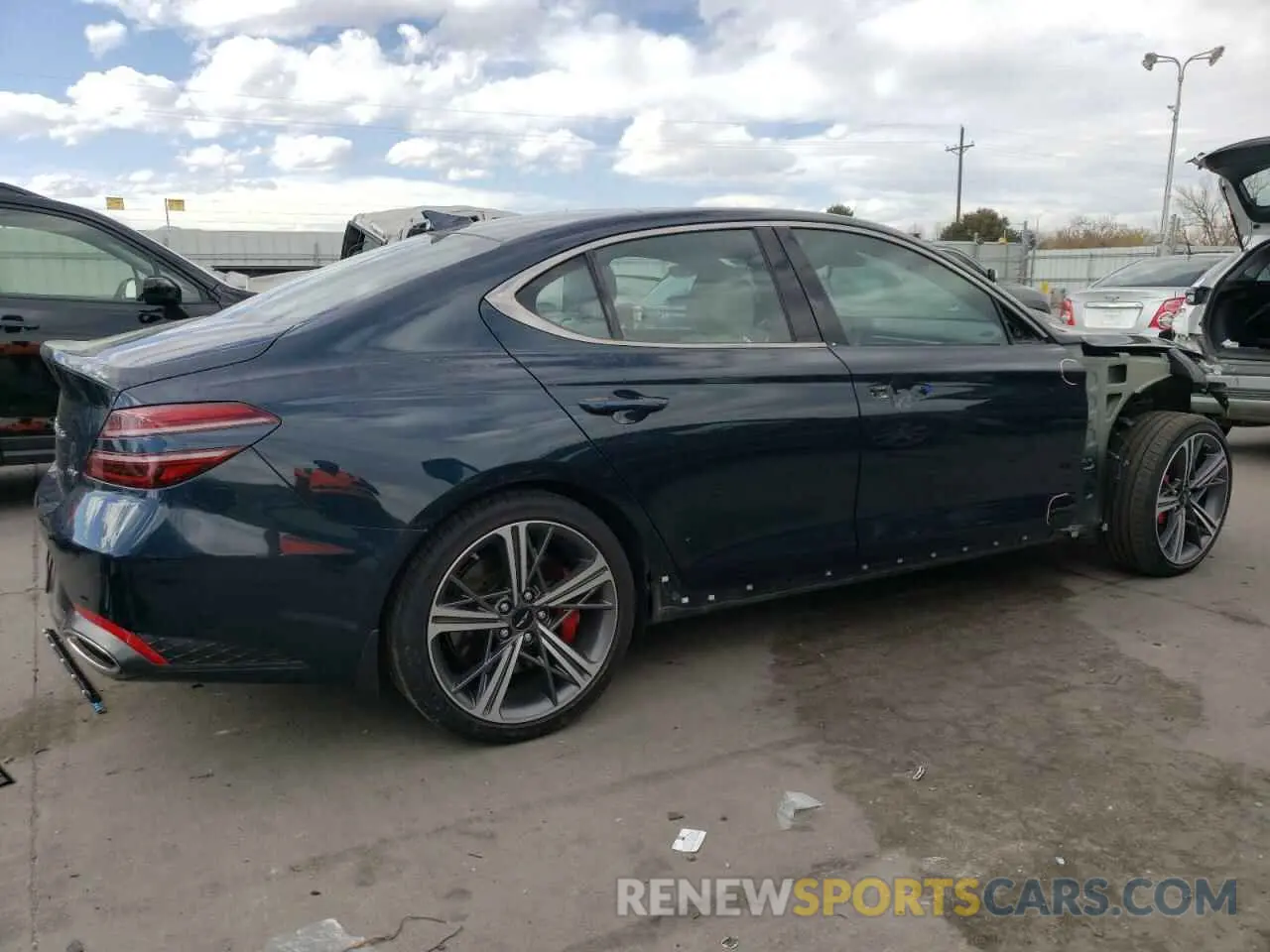 3 Фотография поврежденного автомобиля KMTG34SC7RU140896 GENESIS G70 BASE 2024