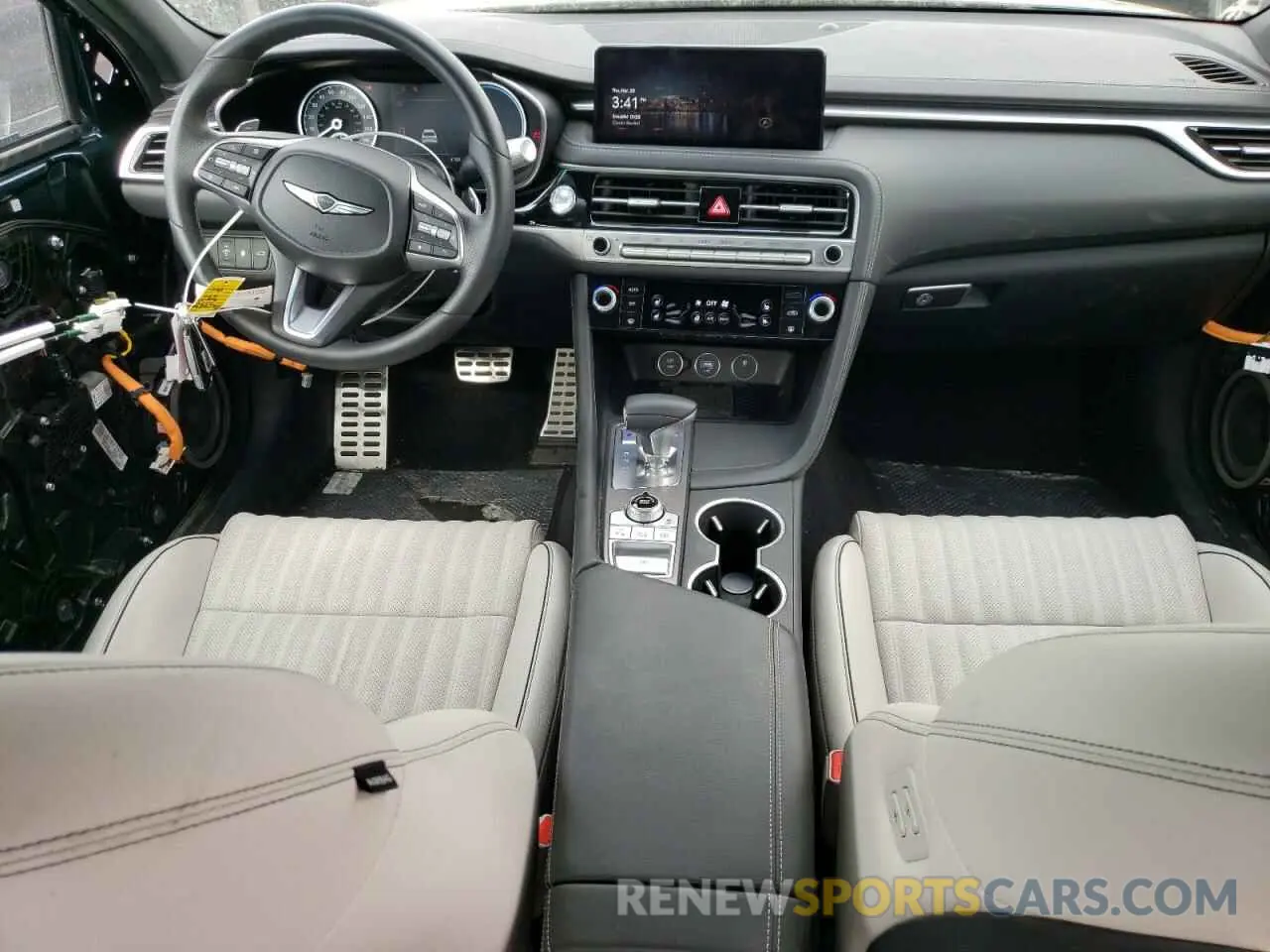 8 Фотография поврежденного автомобиля KMTG34SC7RU140896 GENESIS G70 BASE 2024