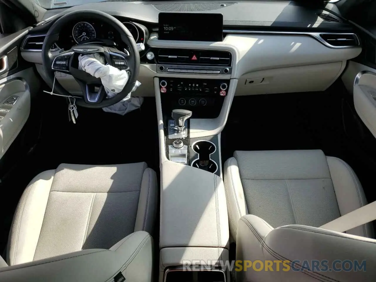 8 Фотография поврежденного автомобиля KMTG34SC1SU153729 GENESIS G70 BASE 2025