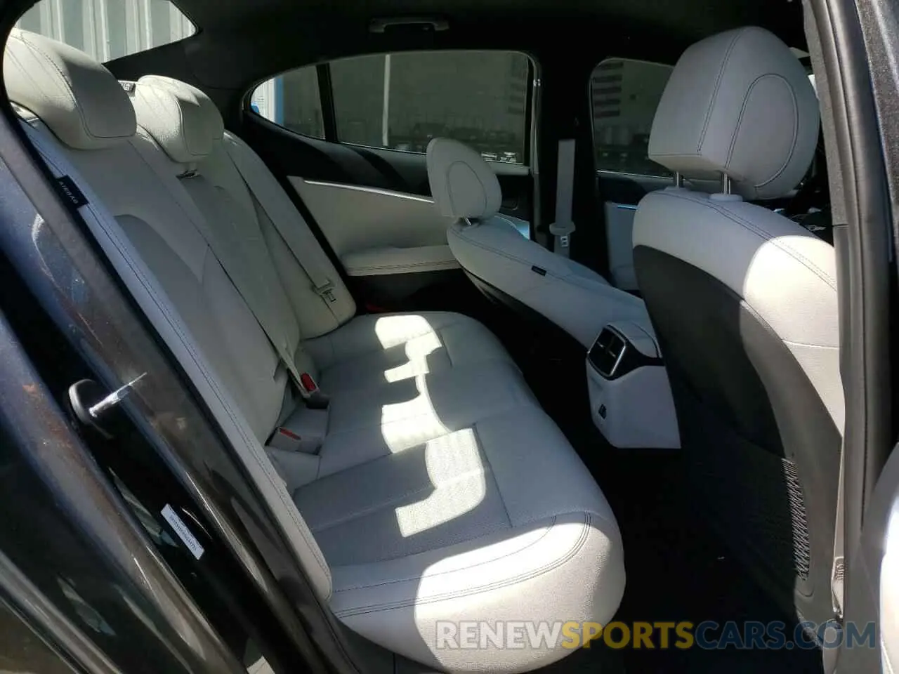 10 Photograph of a damaged car KMTG34SC4SU154731 GENESIS G70 BASE 2025