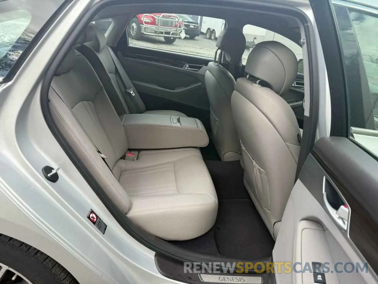 6 Photograph of a damaged car KMTFN4JEXKU309825 GENESIS G80 2019