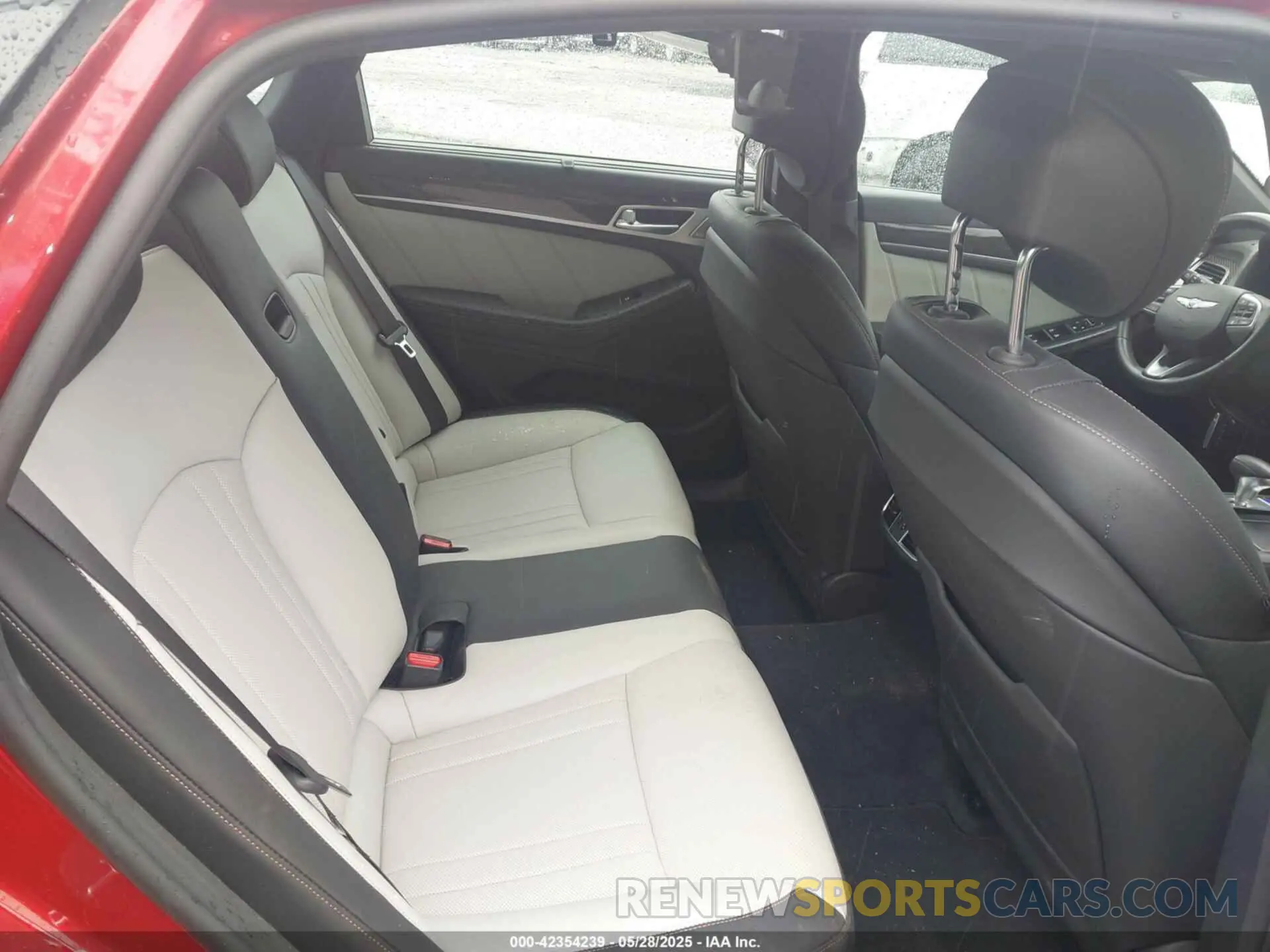 8 Photograph of a damaged car KMTFN4JB4LU331052 GENESIS G80 2020