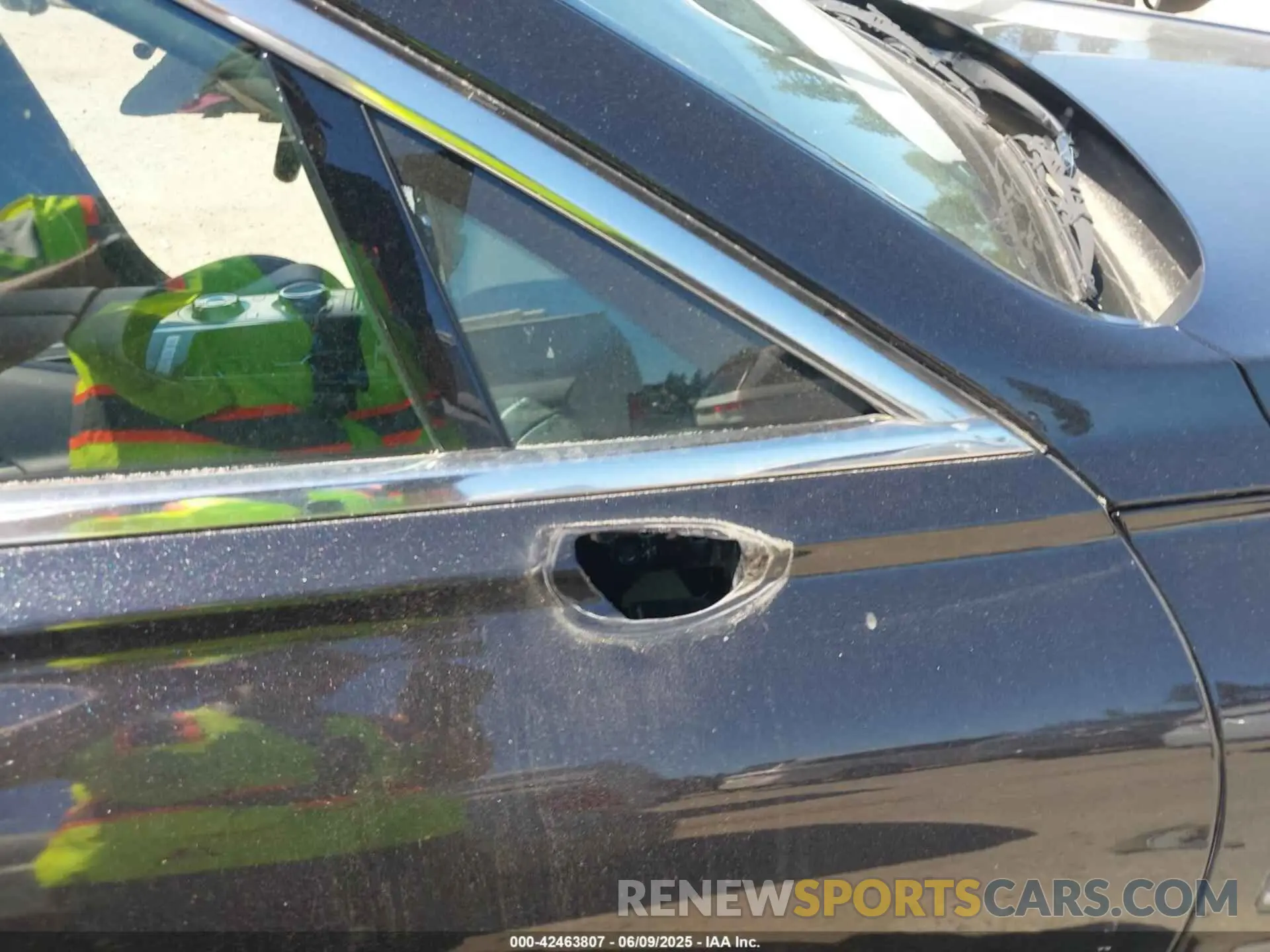 18 Photograph of a damaged car KMTGB4SC2PU185681 GENESIS G80 2023