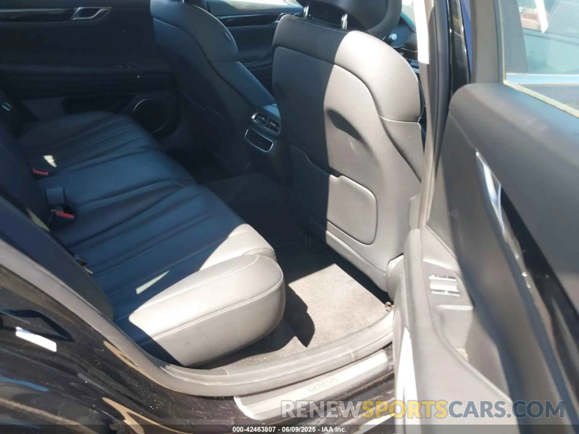 8 Photograph of a damaged car KMTGB4SC2PU185681 GENESIS G80 2023