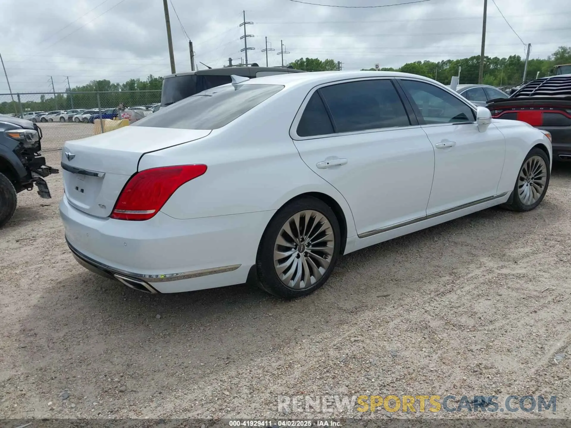 4 Photograph of a damaged car KMHG54JH4KU051262 GENESIS G90 2019
