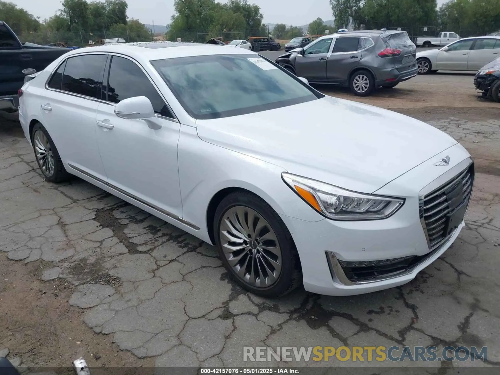 1 Photograph of a damaged car KMTF34JA4KU061686 GENESIS G90 2019