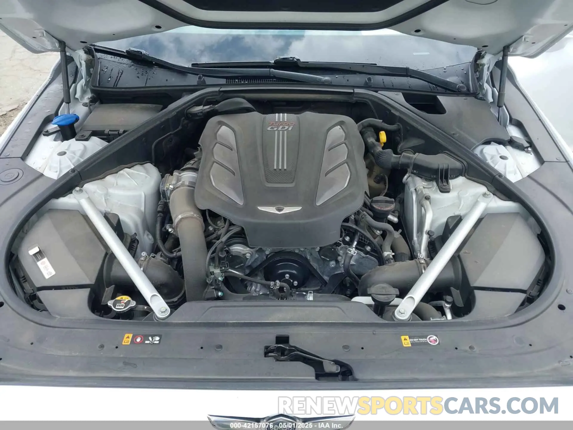 10 Photograph of a damaged car KMTF34JA4KU061686 GENESIS G90 2019