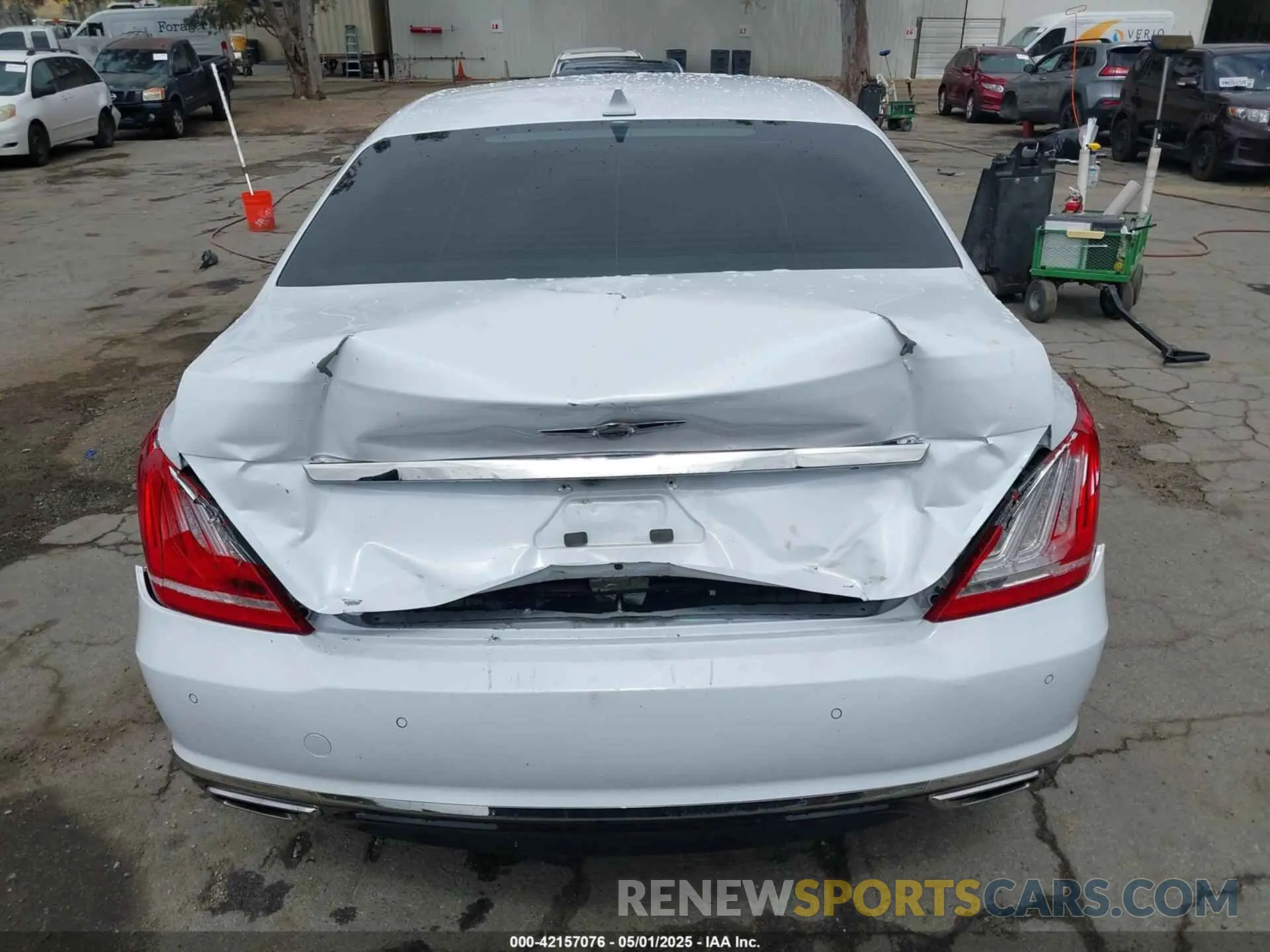 16 Photograph of a damaged car KMTF34JA4KU061686 GENESIS G90 2019