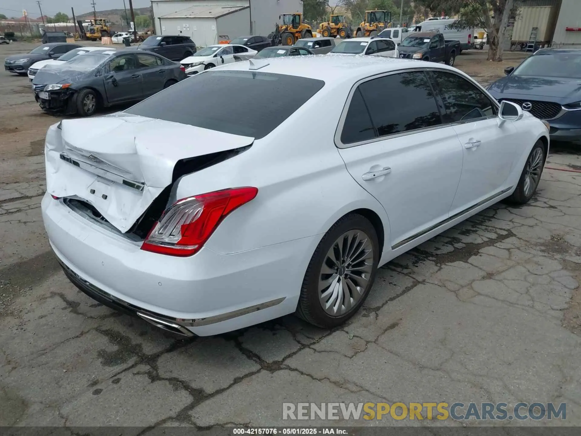 4 Photograph of a damaged car KMTF34JA4KU061686 GENESIS G90 2019