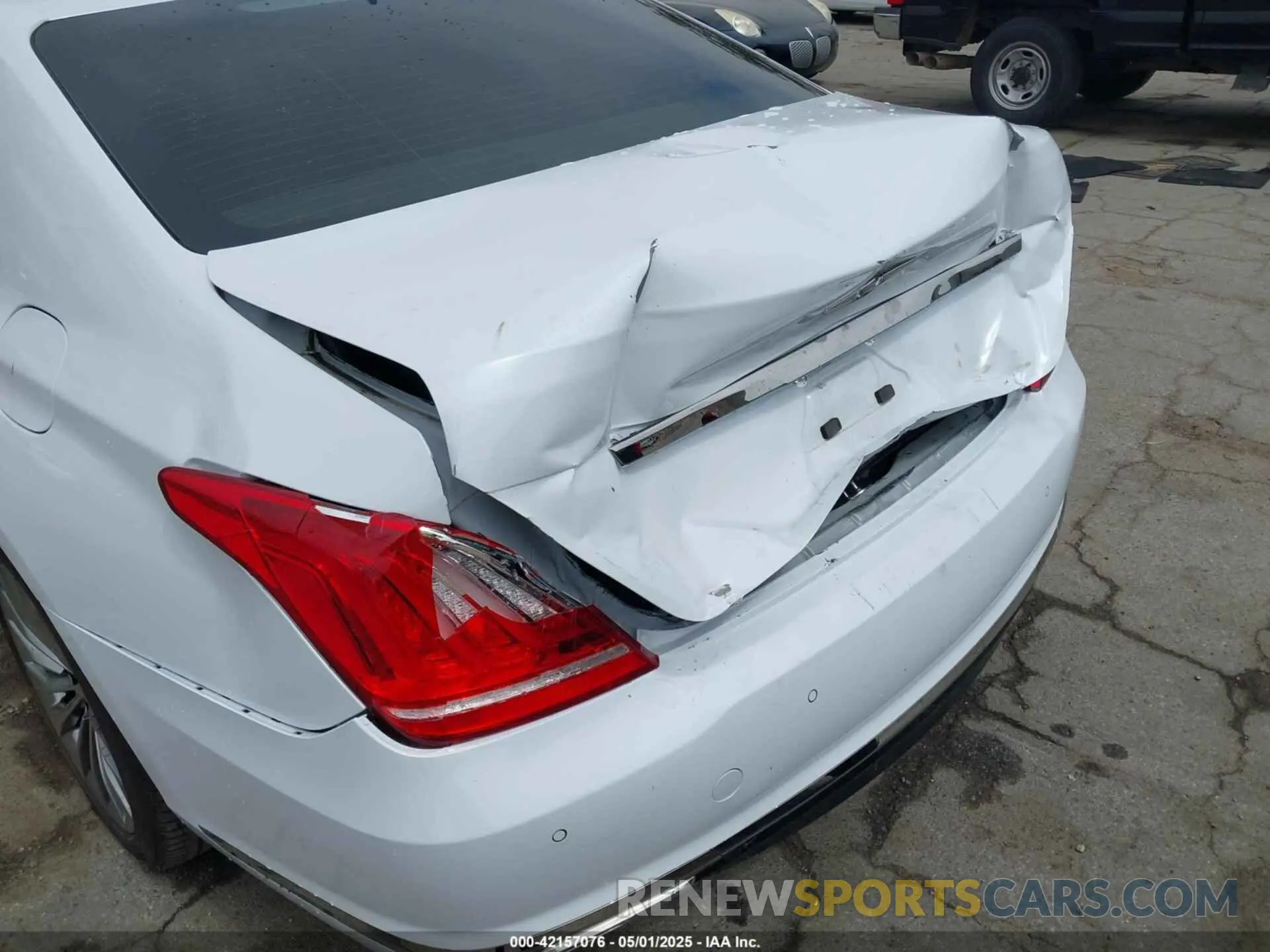 6 Photograph of a damaged car KMTF34JA4KU061686 GENESIS G90 2019