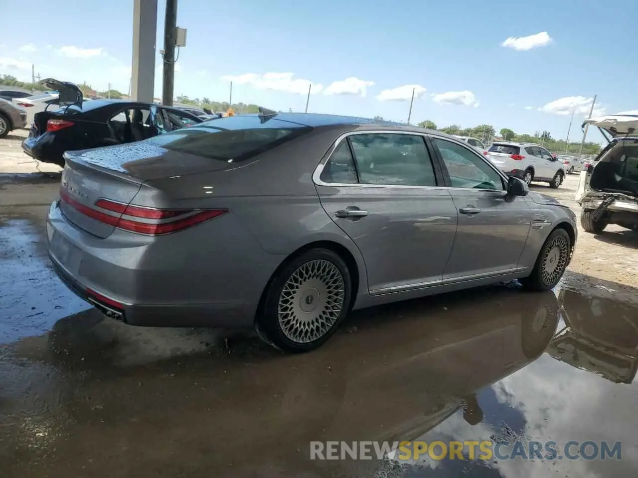 3 Photograph of a damaged car KMTF34PA2MU090131 GENESIS G90 2021