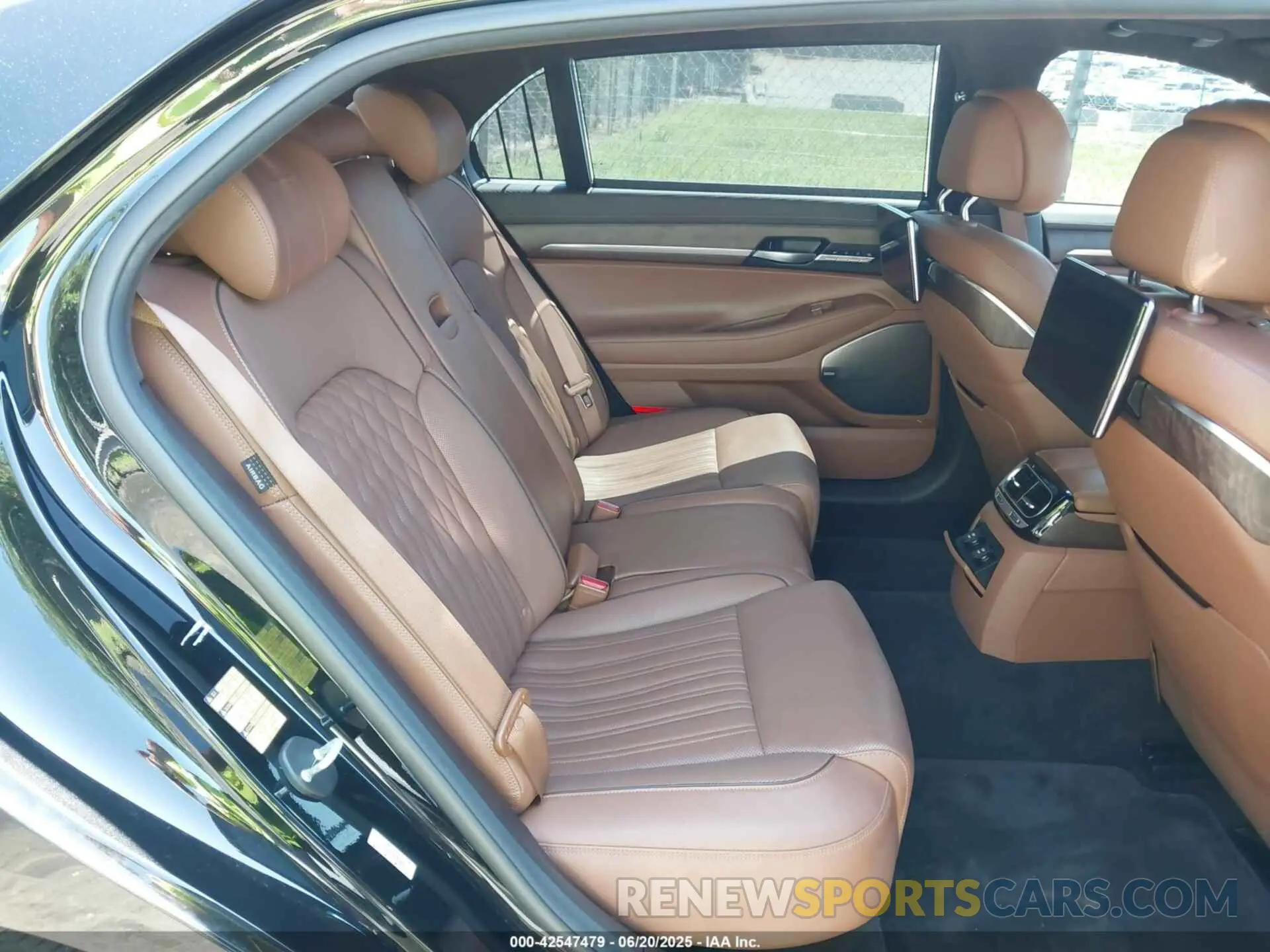 8 Фотография поврежденного автомобиля KMTF54PH3NU094519 GENESIS G90 2022