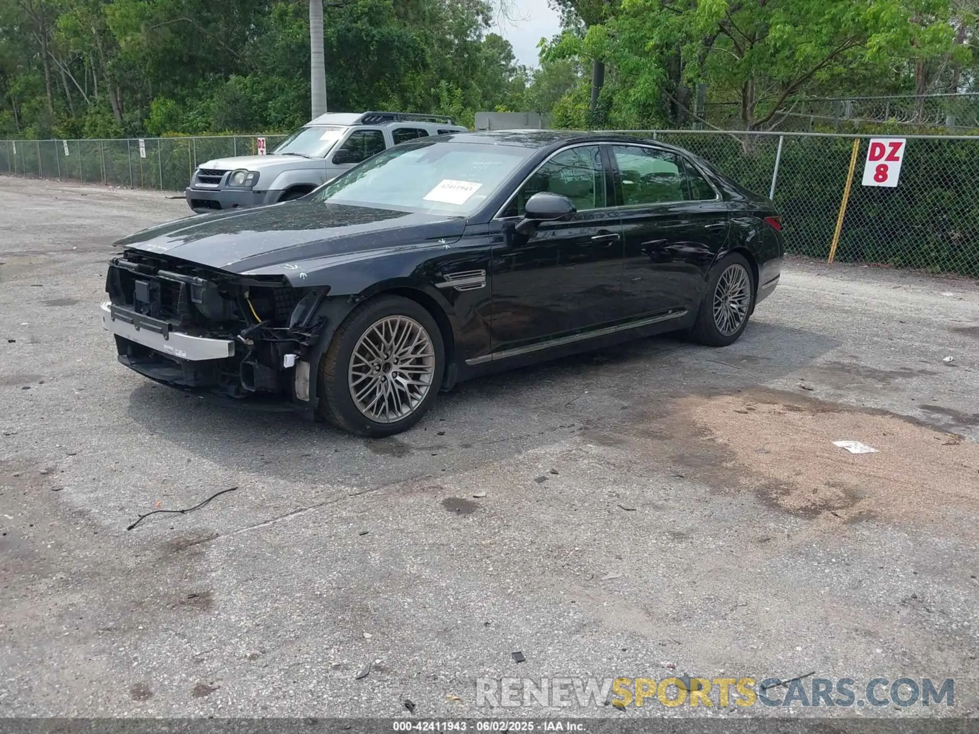 2 Photograph of a damaged car KMTF54PH6NU096409 GENESIS G90 2022