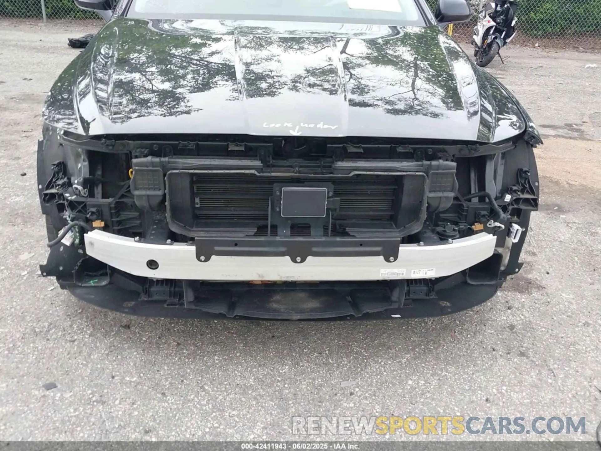 6 Photograph of a damaged car KMTF54PH6NU096409 GENESIS G90 2022
