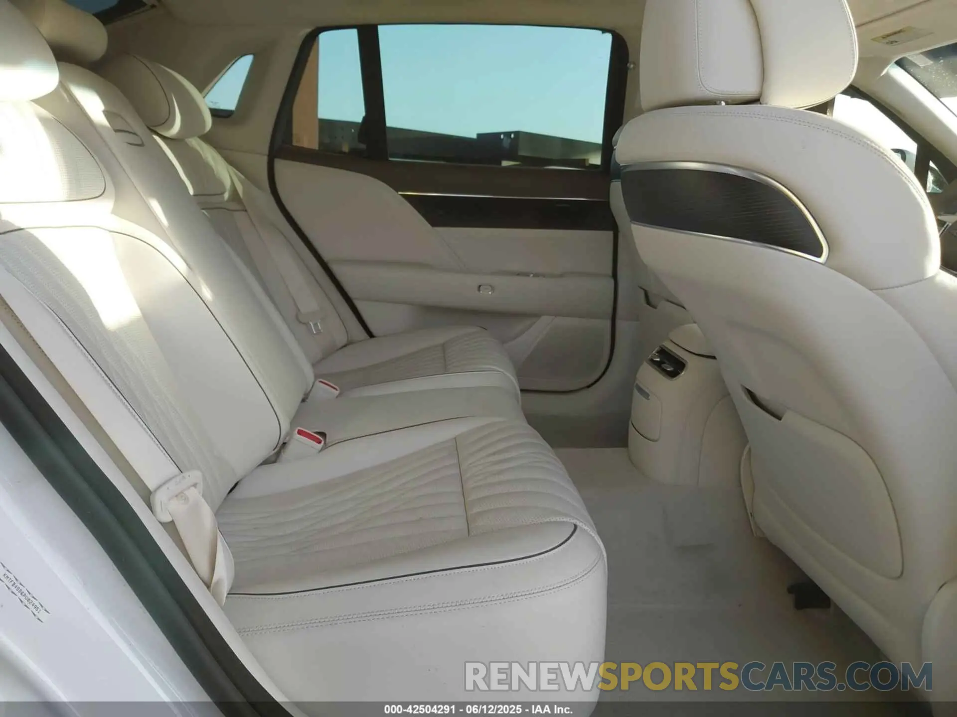 8 Photograph of a damaged car KMTFB4SD6PU024951 GENESIS G90 2023
