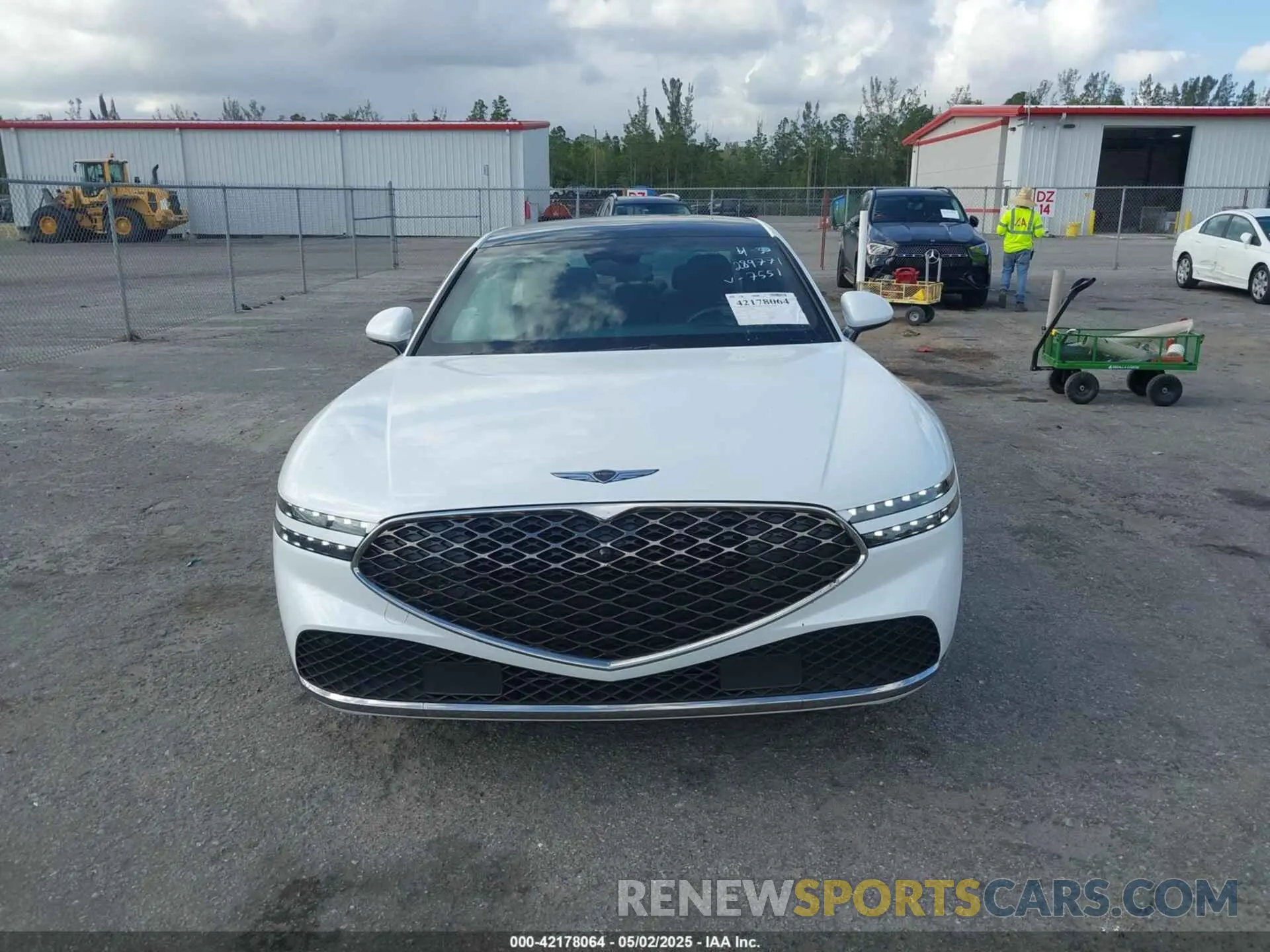 12 Фотография поврежденного автомобиля KMTFB4SD7RU037551 GENESIS G90 2024