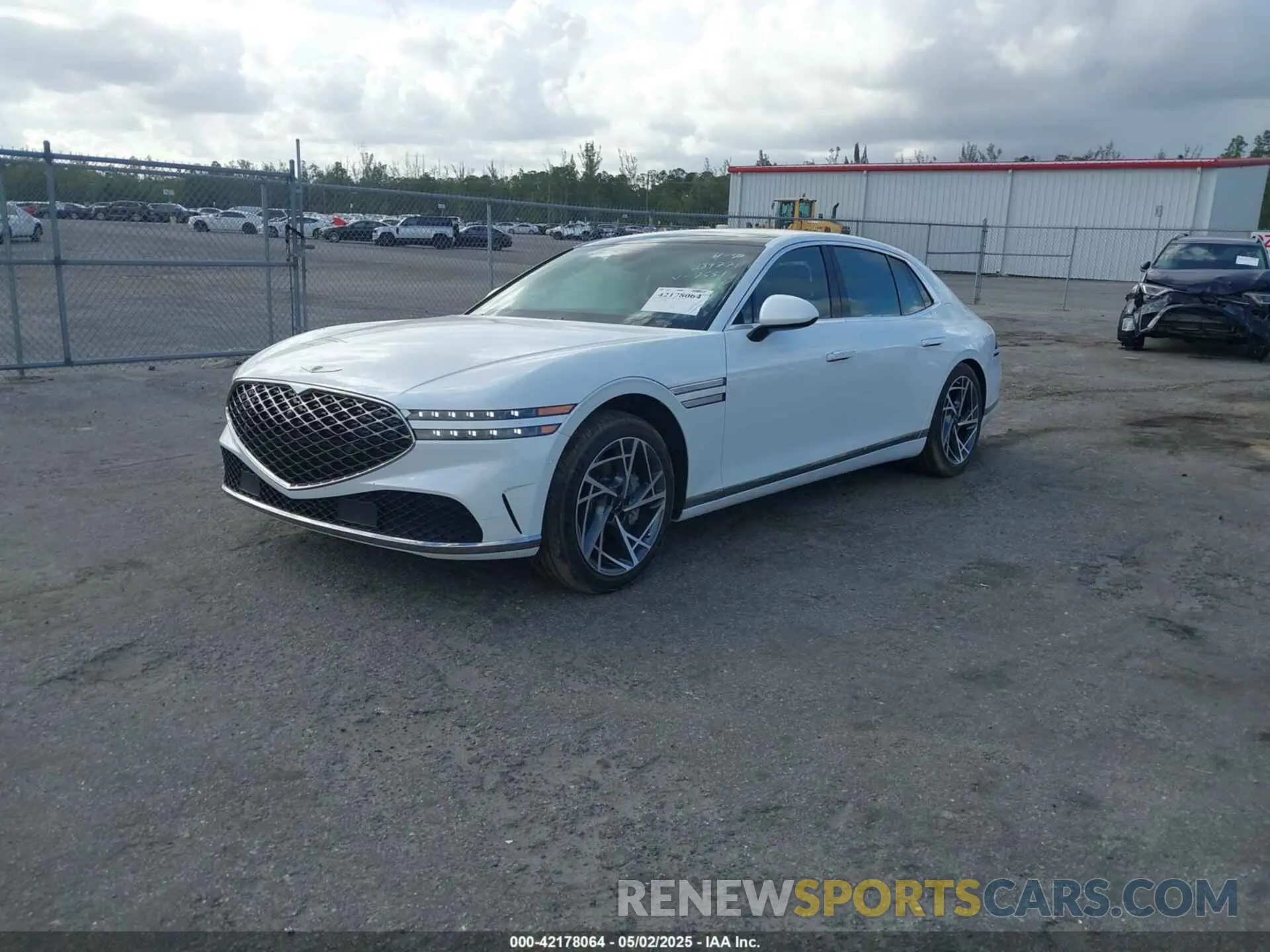 2 Фотография поврежденного автомобиля KMTFB4SD7RU037551 GENESIS G90 2024